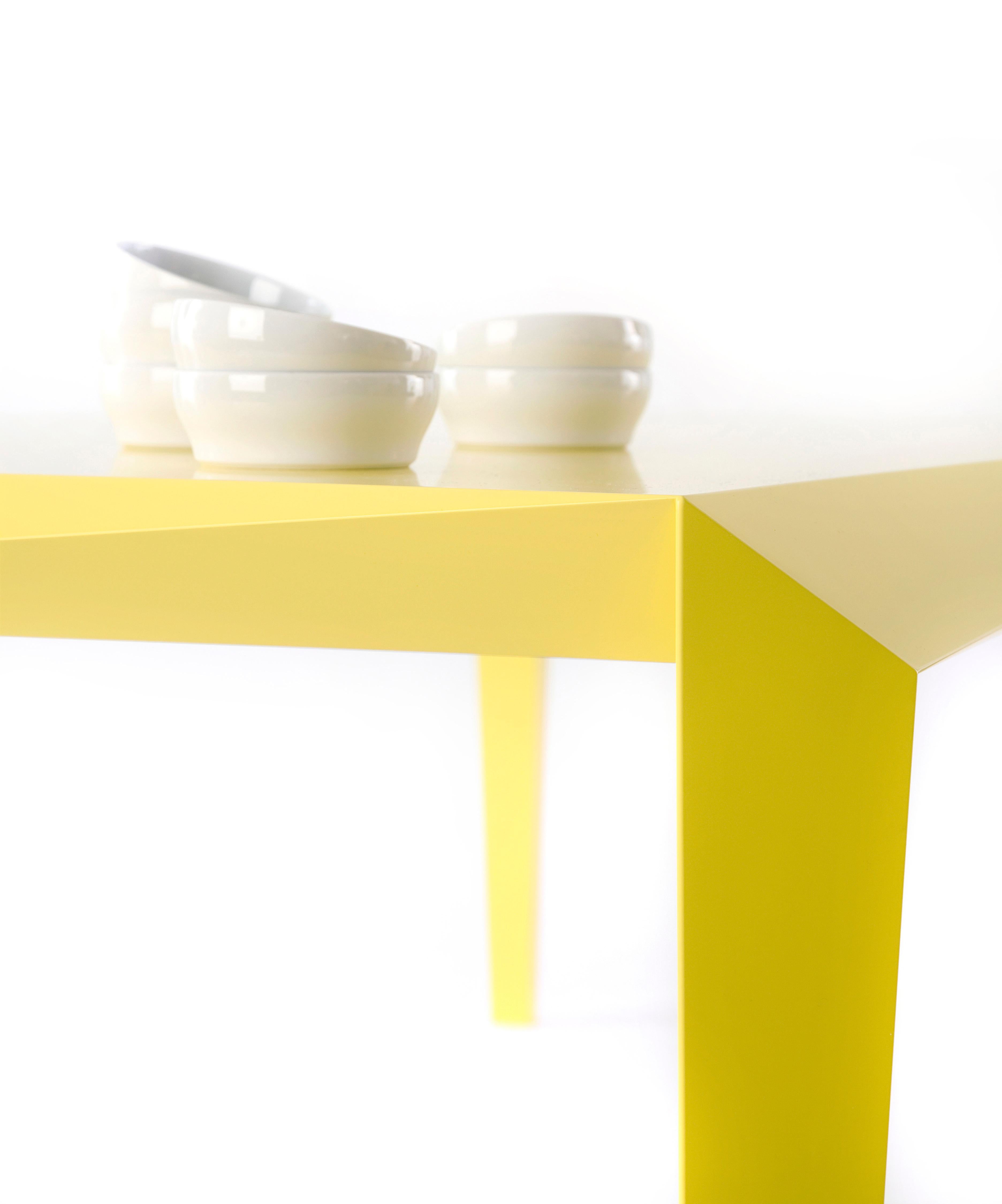Faceted, geometric Volt Table, 'Vibrant Yellow' by Reinier de Jong In New Condition For Sale In ROTTERDAM, ZH