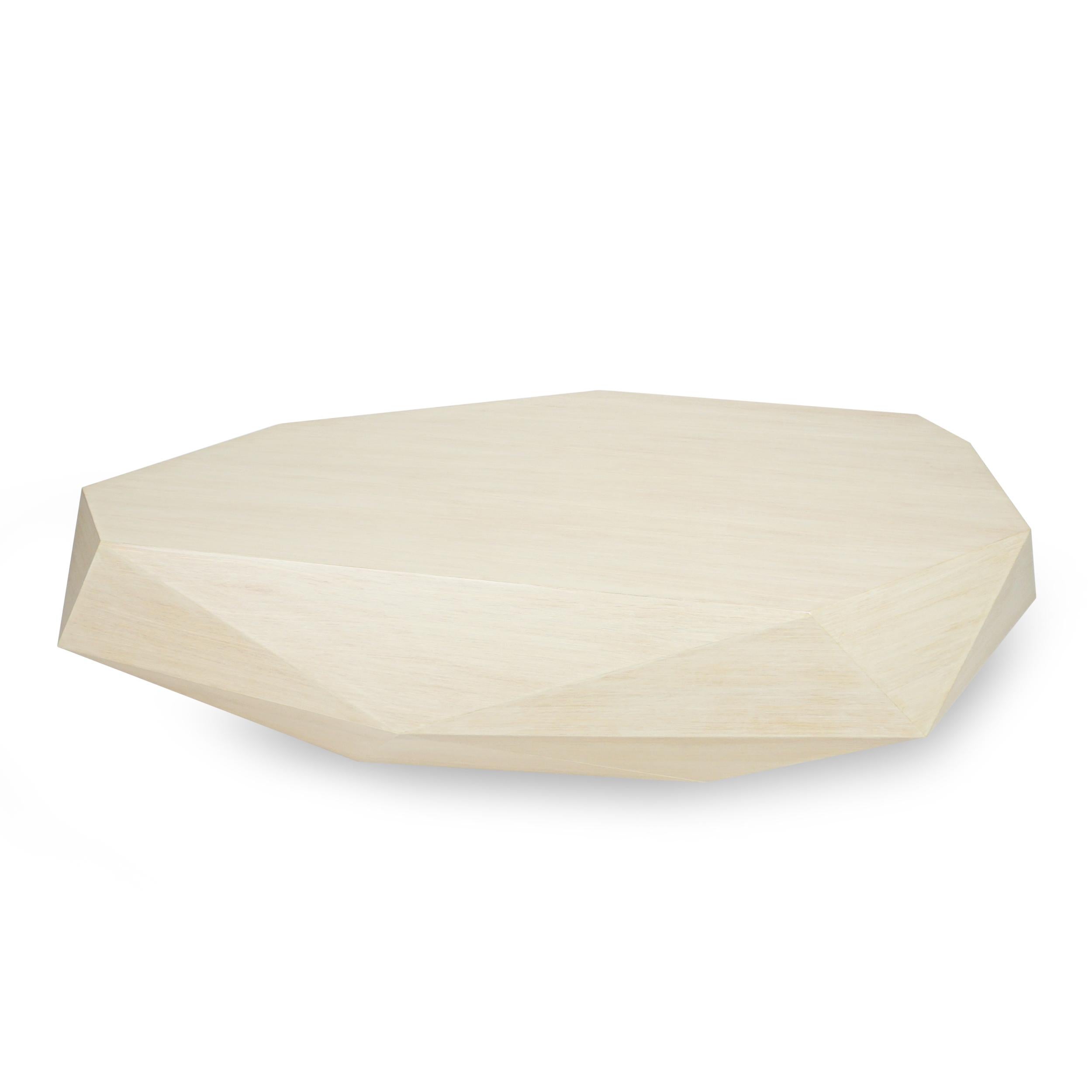 Moderne Table basse en placage de chêne blanc à facettes en vente