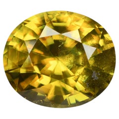 Esfena verde amarilla facetada, 3,70 cts