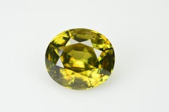 Faceted yellowish green sphene, 3.75 cts