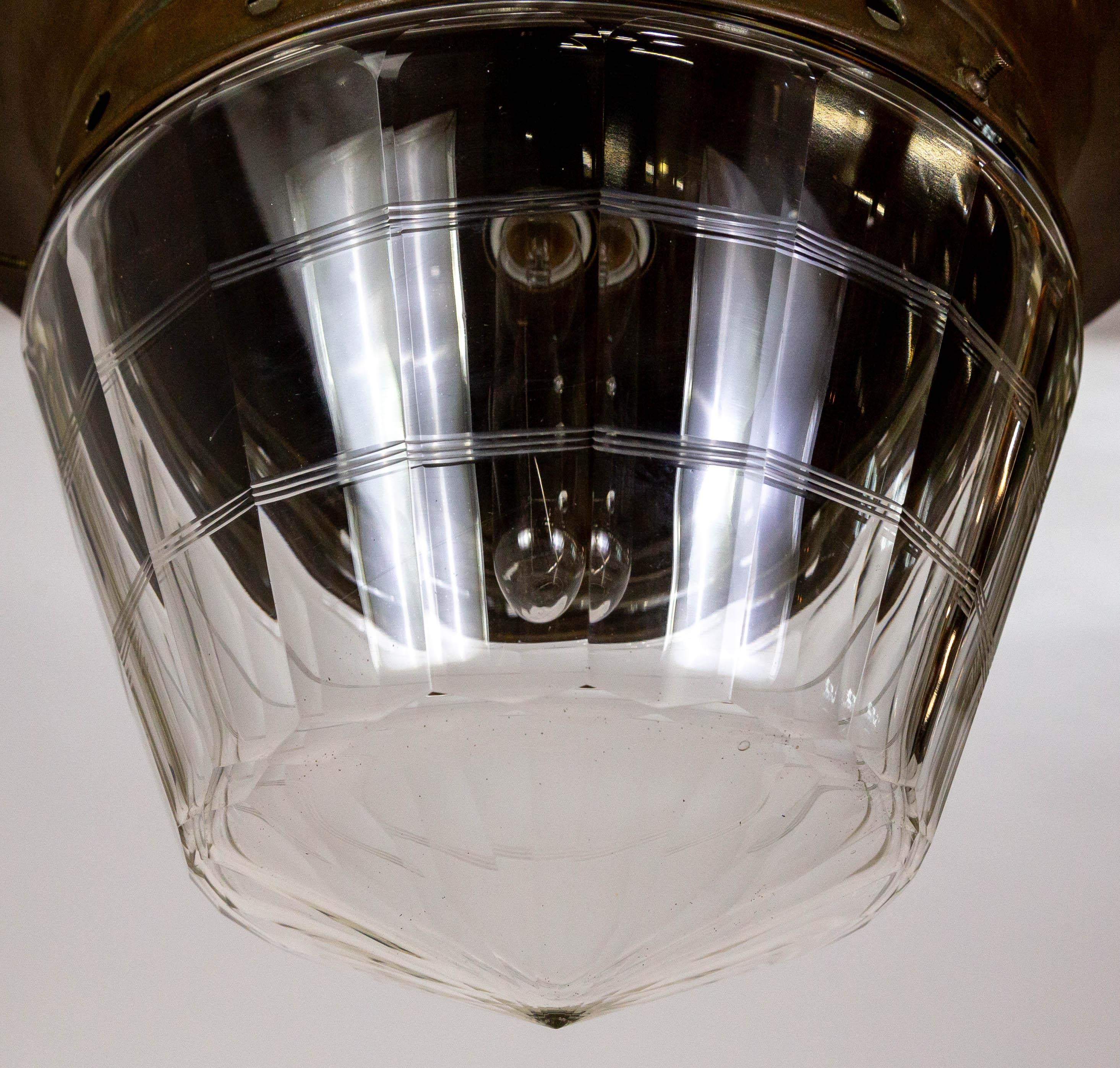 Facettierte Flush Mount Lights mit geschliffenem Glasband (Metall) im Angebot