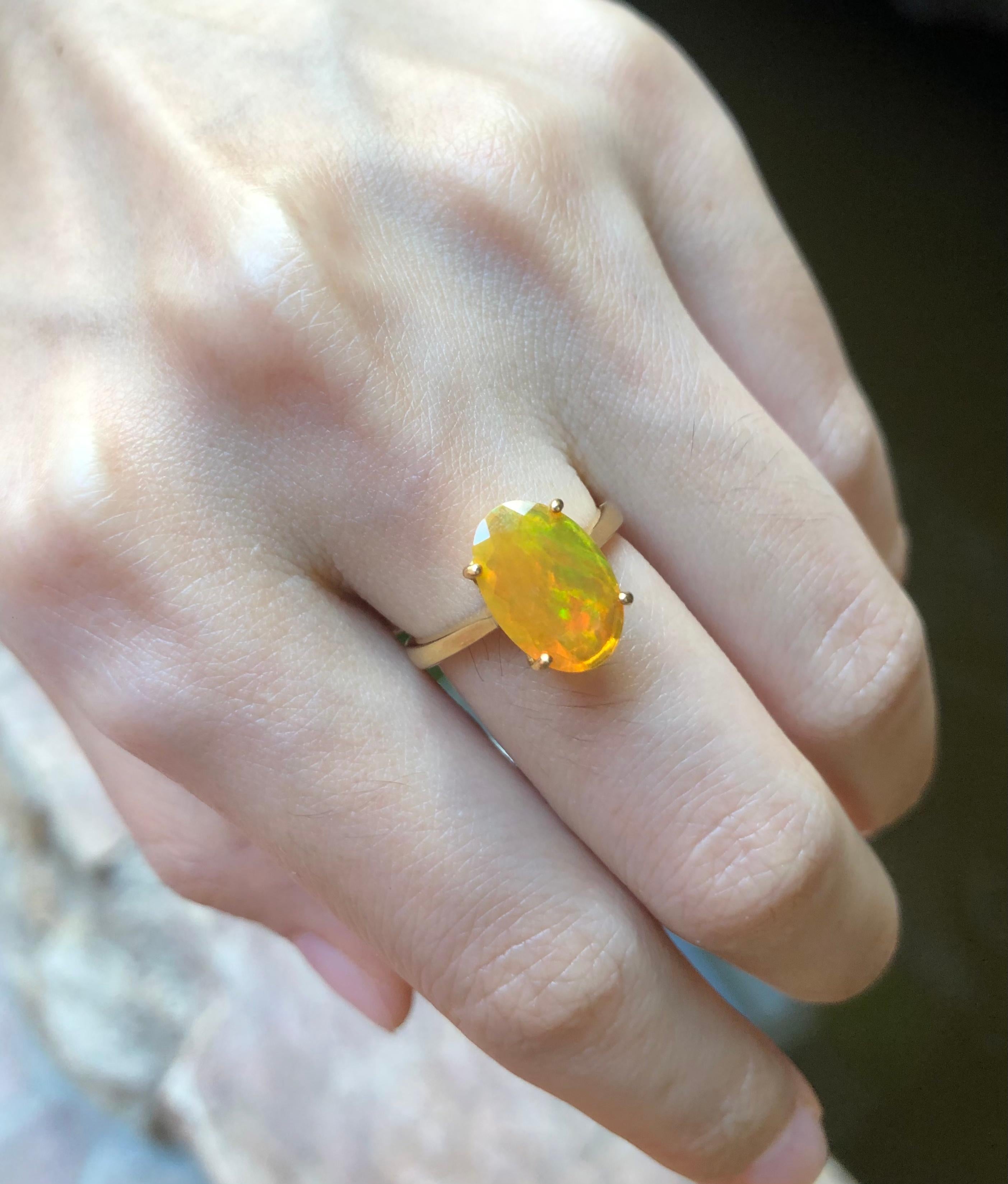 Ring mit facettiertem Opal in 18 Karat Goldfassung im Zustand „Neu“ im Angebot in Bangkok, TH