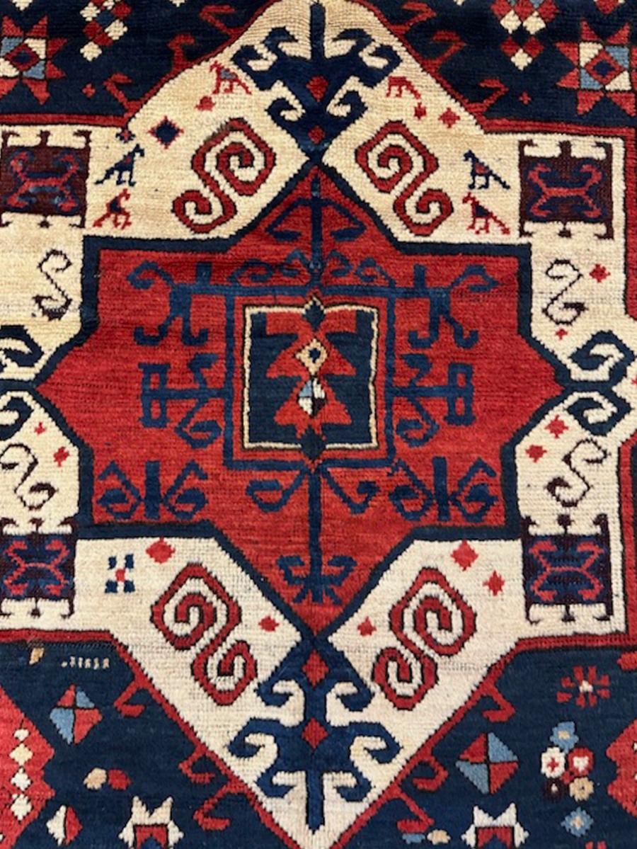 Fachralo Kazak-Teppich im Zustand „Gut“ im Angebot in NEW YORK, NY