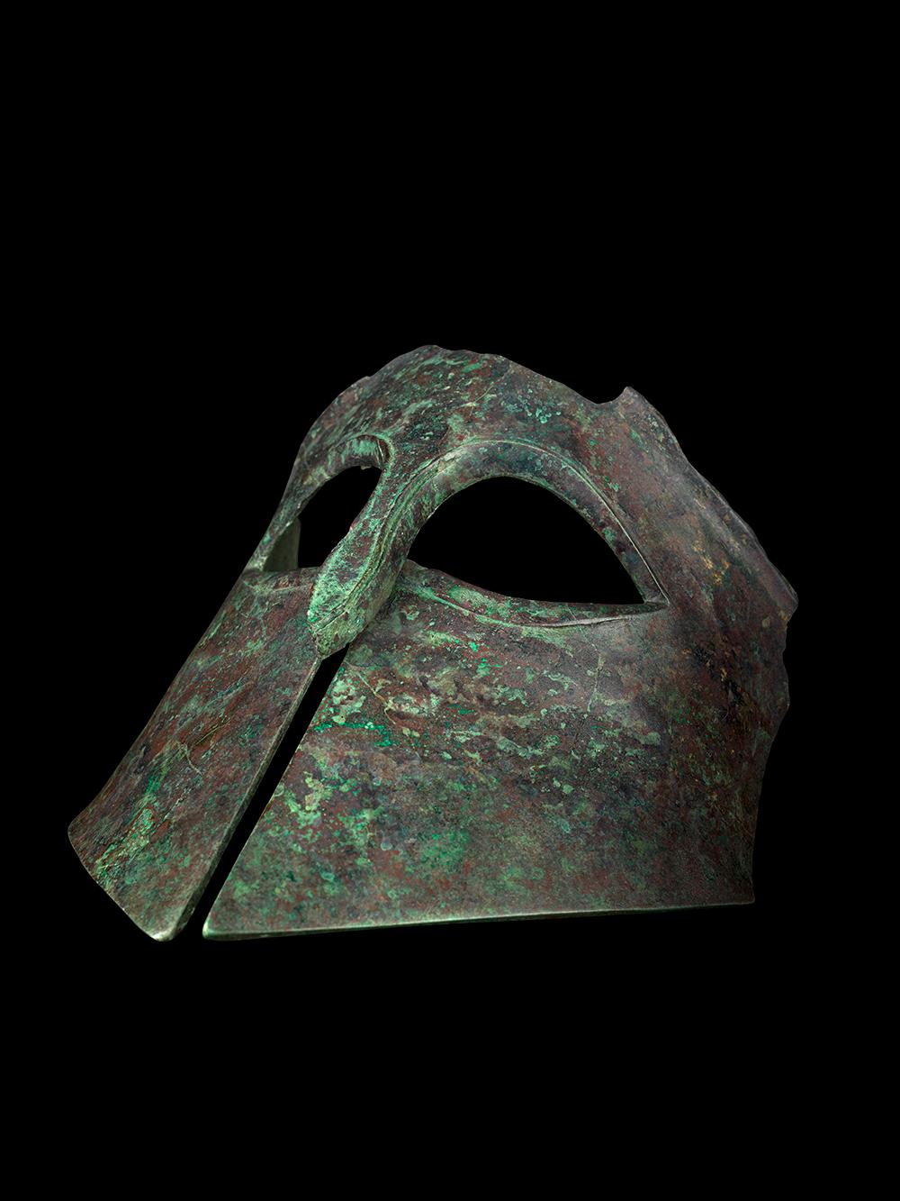 Greco classico Frammento facciale di un elmo corinzio in vendita