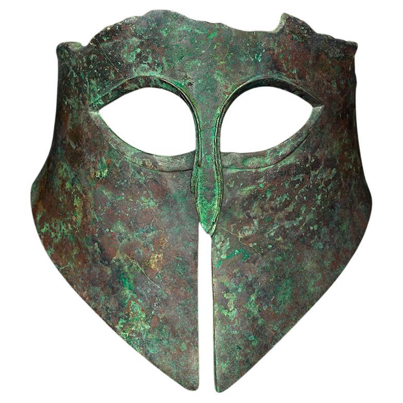 Frammento facciale di un elmo corinzio in vendita