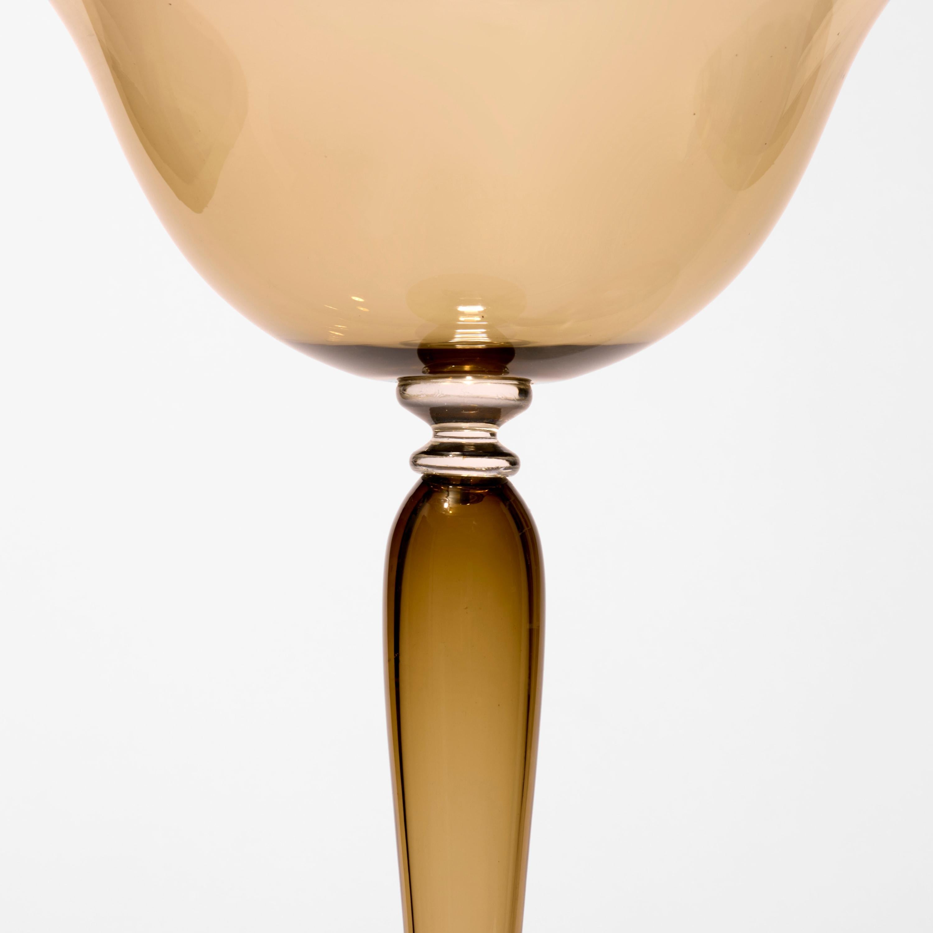 Façon de Venise in Bronze, ein mundgeblasenes Glasgefäß von Simon Moore (Organische Moderne) im Angebot