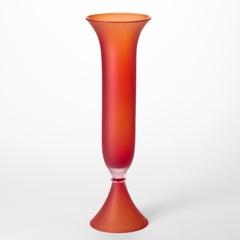 Façon de Venise in Rot, ein kirschrotes mundgeblasenes Glasgefäß von Simon Moore