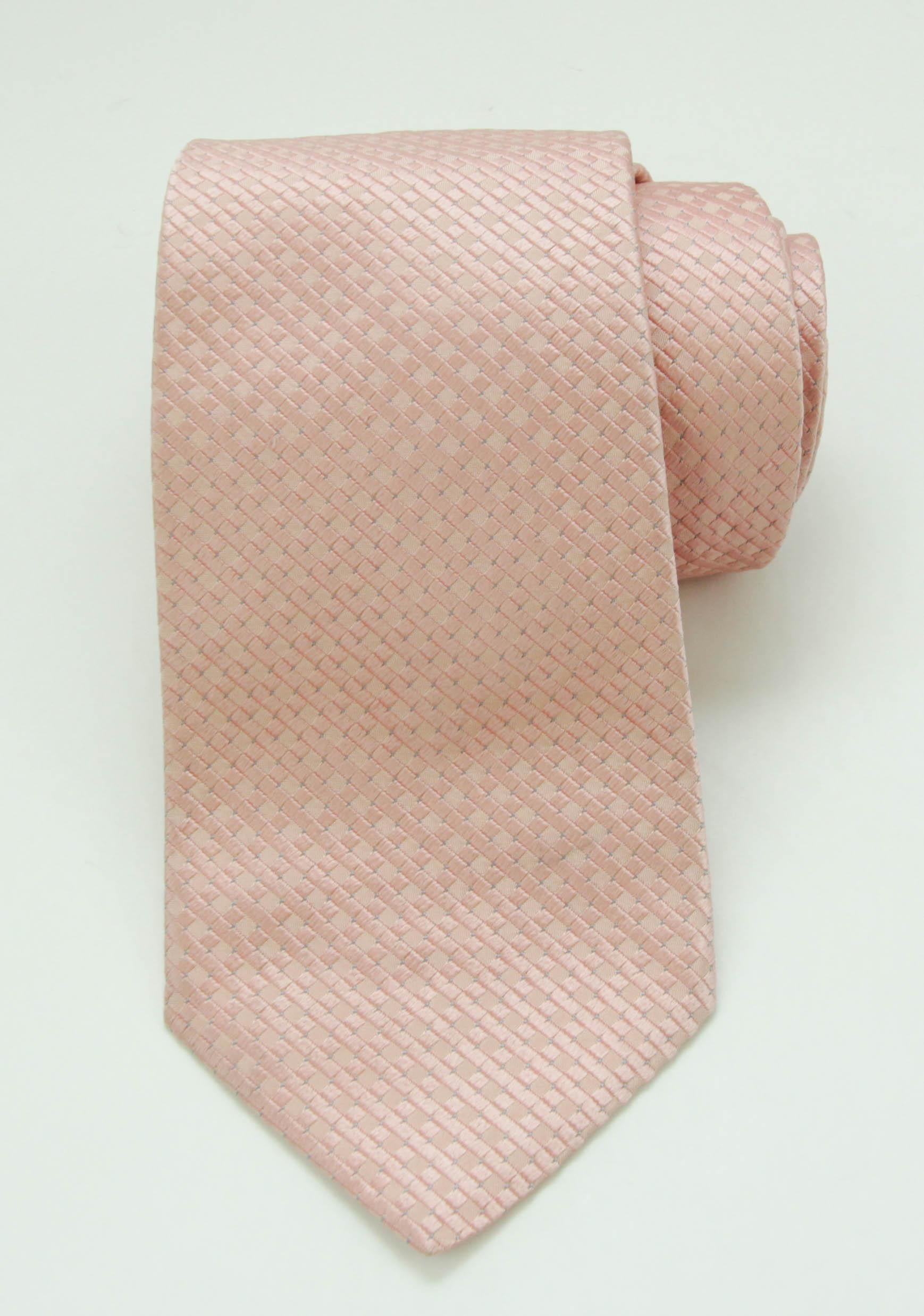 Faconnable Necktie Silk Handmade in Italy.
Faconnable tie, light pink luxury silk necktie designed 
100% silk Dry clean only.
Light pink color silk tie.
LENGTH : 58 inches
WIDTH : 4 inches.
Categories : Men
Category: Accessories
Sub-category:
