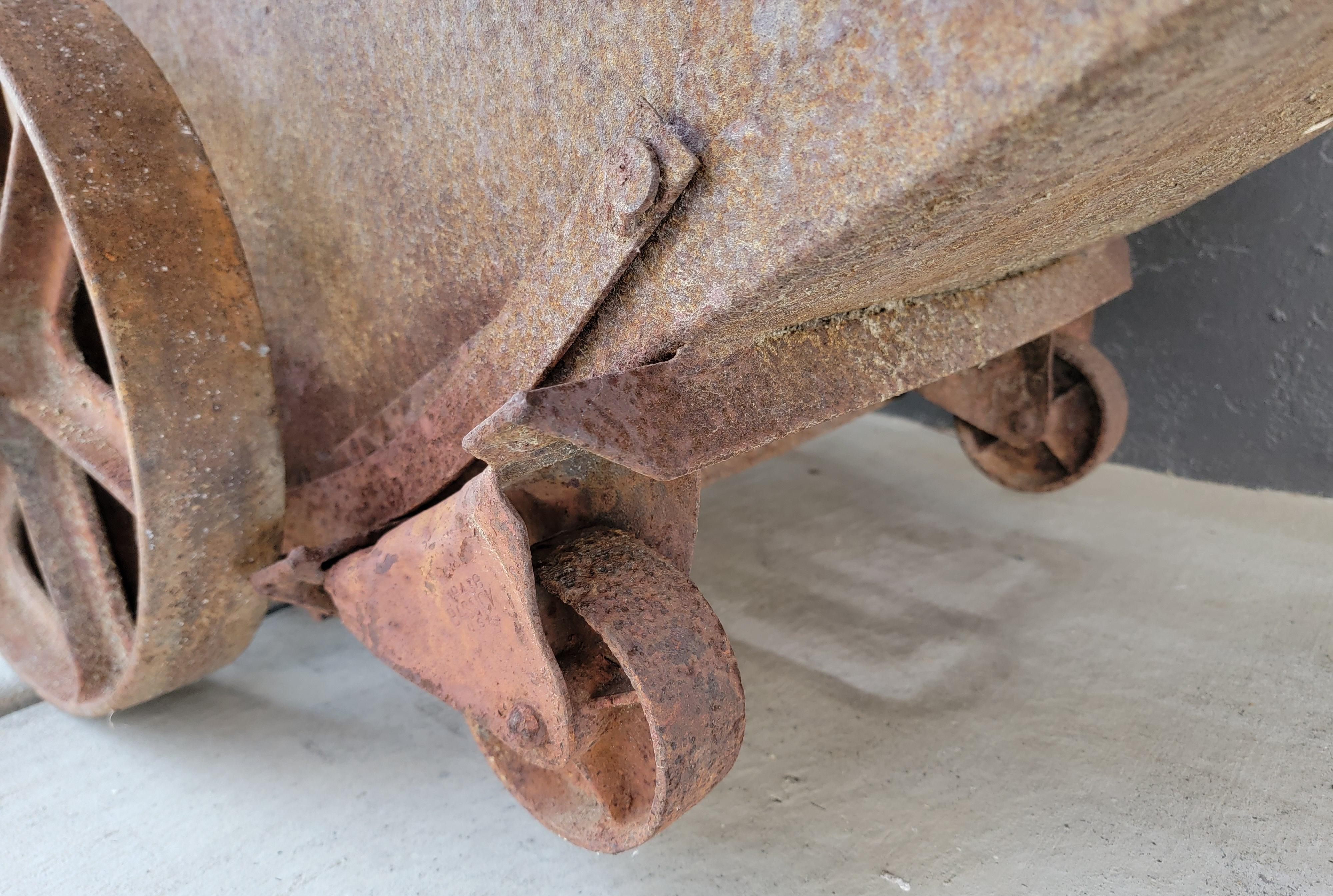 Factory or Ore Industrial Cart 19th Century For Sale 5
