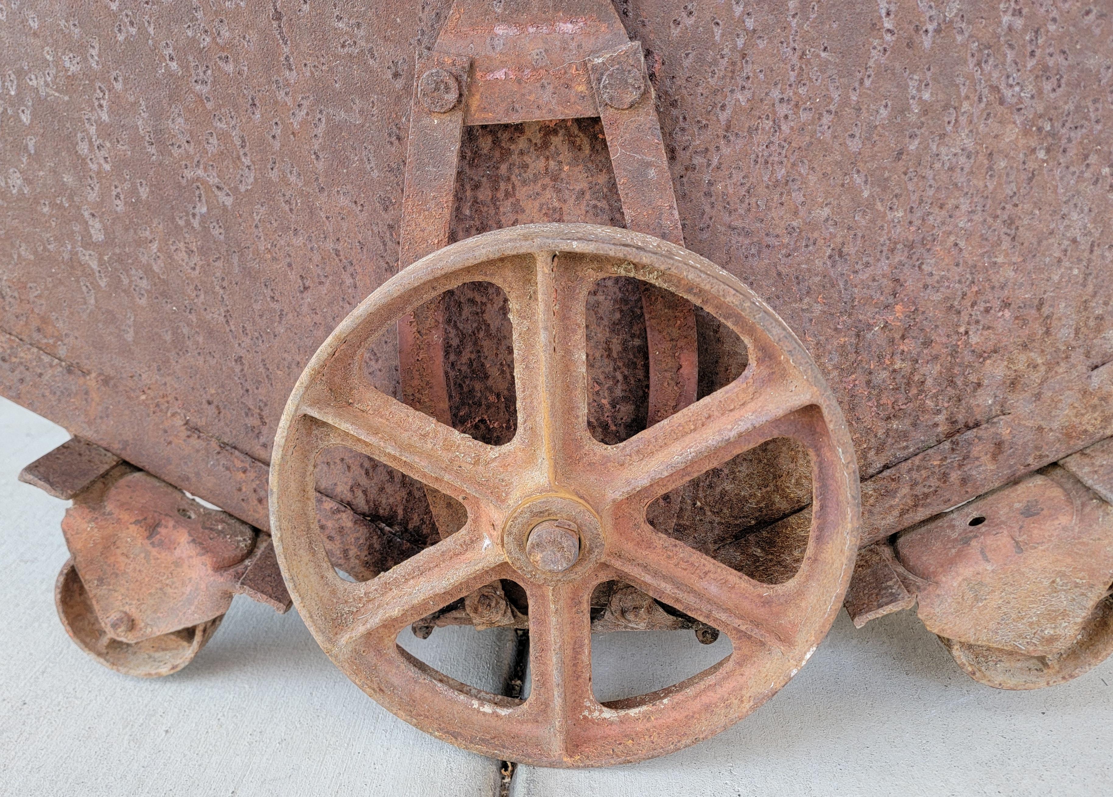 Factory or Ore Industrial Cart 19th Century In Fair Condition For Sale In Fulton, CA