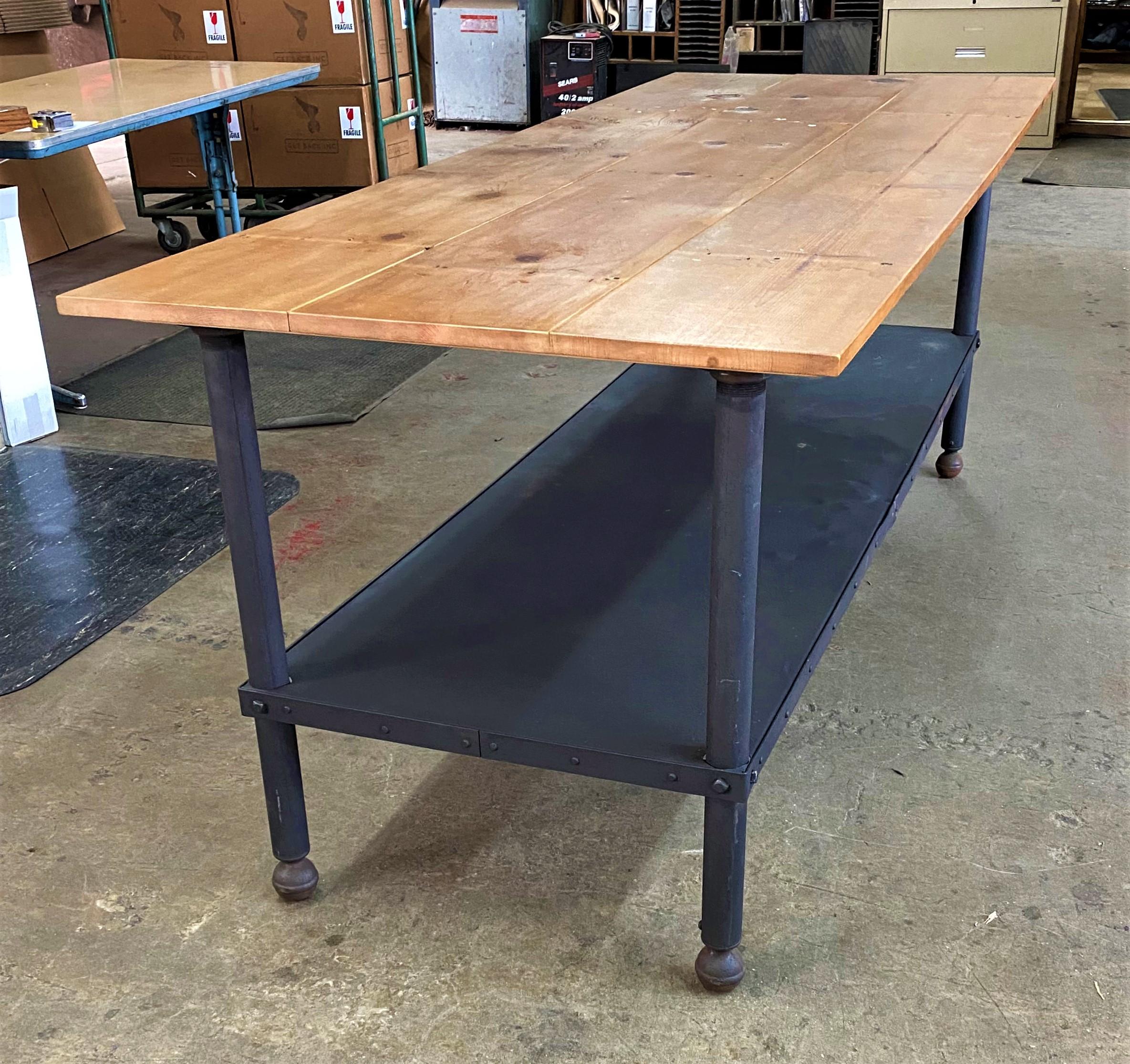 Industrial work table
Overall dimensions: 32