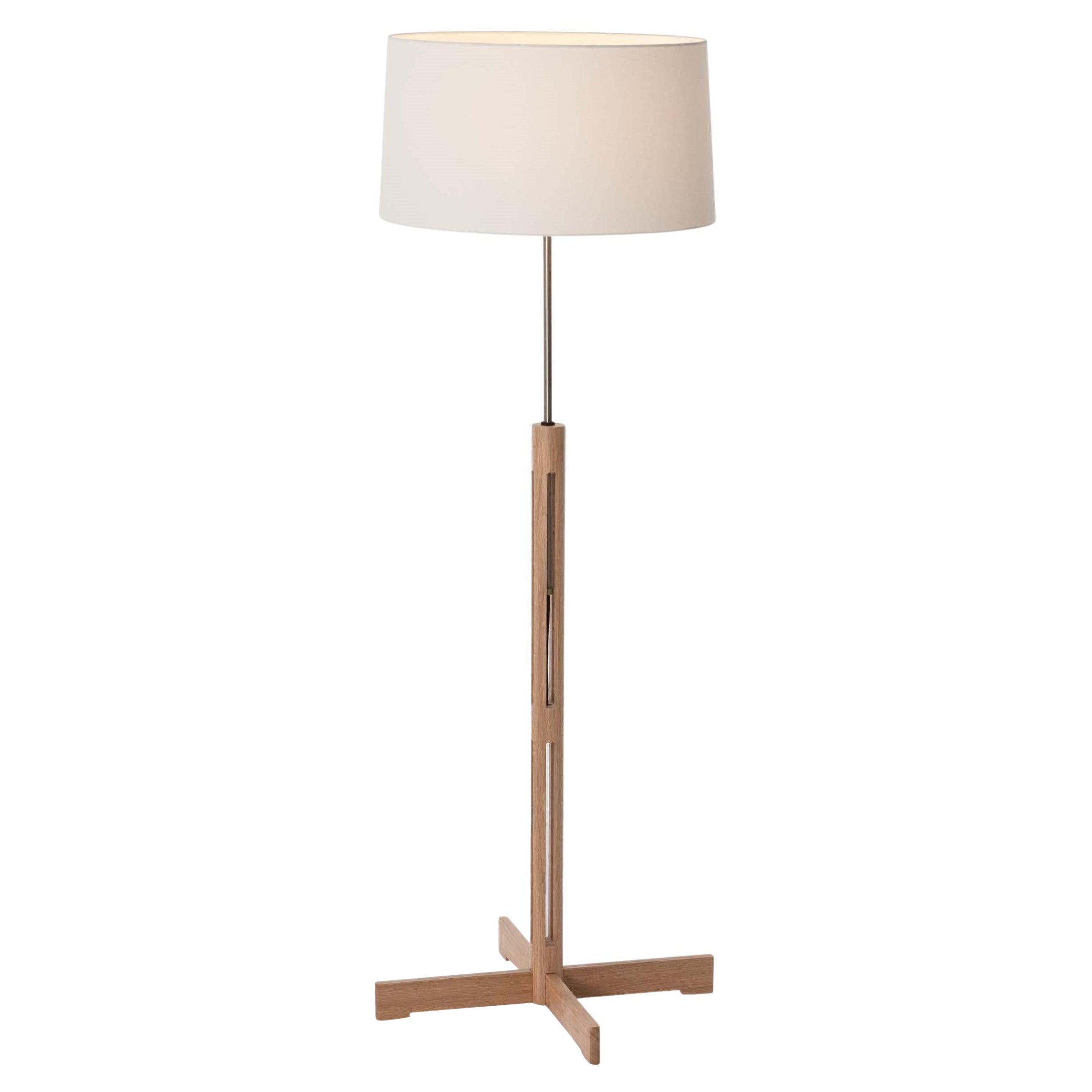 Lampada da terra FAD di Miguel Milá