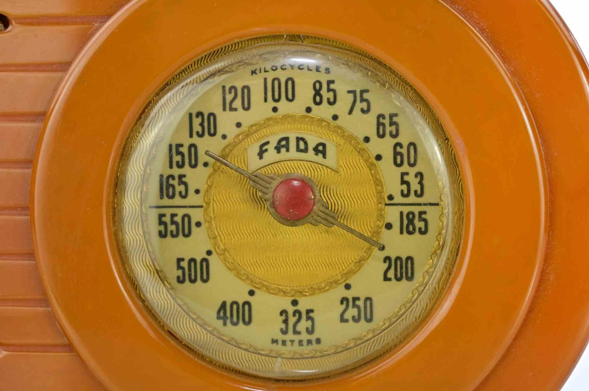 Italiano Radio Fada 1000 Bullet Catalin Bakelite, Italia, anni '40 in vendita