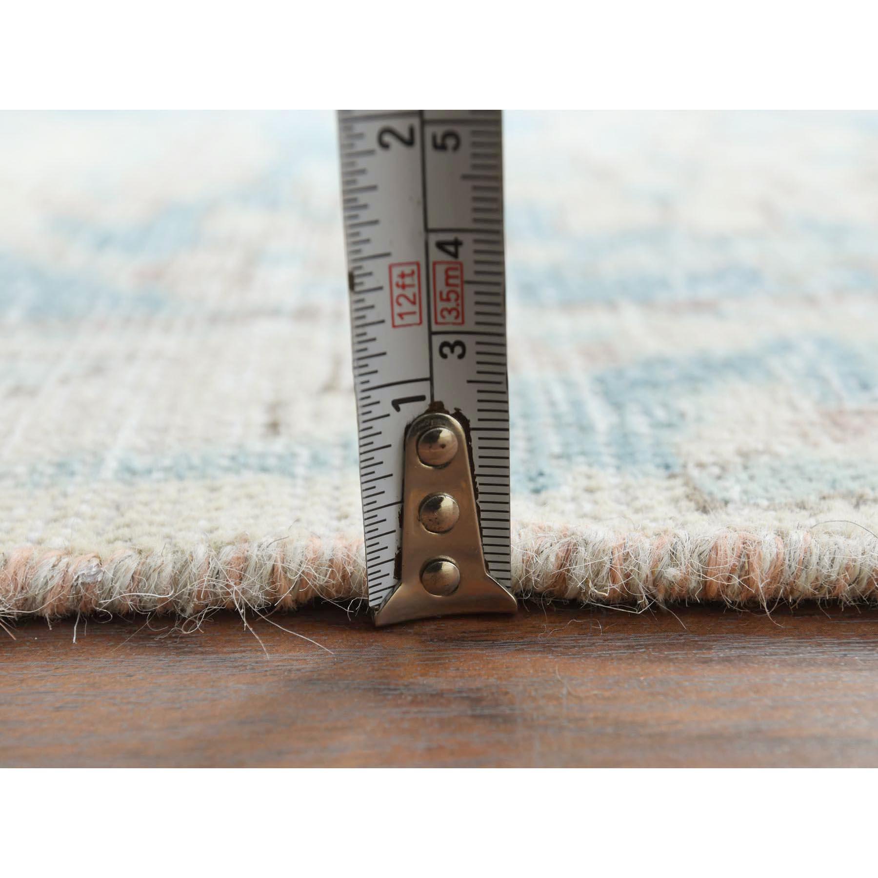 Faded Champagner, Distressed, Vintage Persian Kerman, getragene Wolle, handgeknüpfter Teppich im Angebot 4