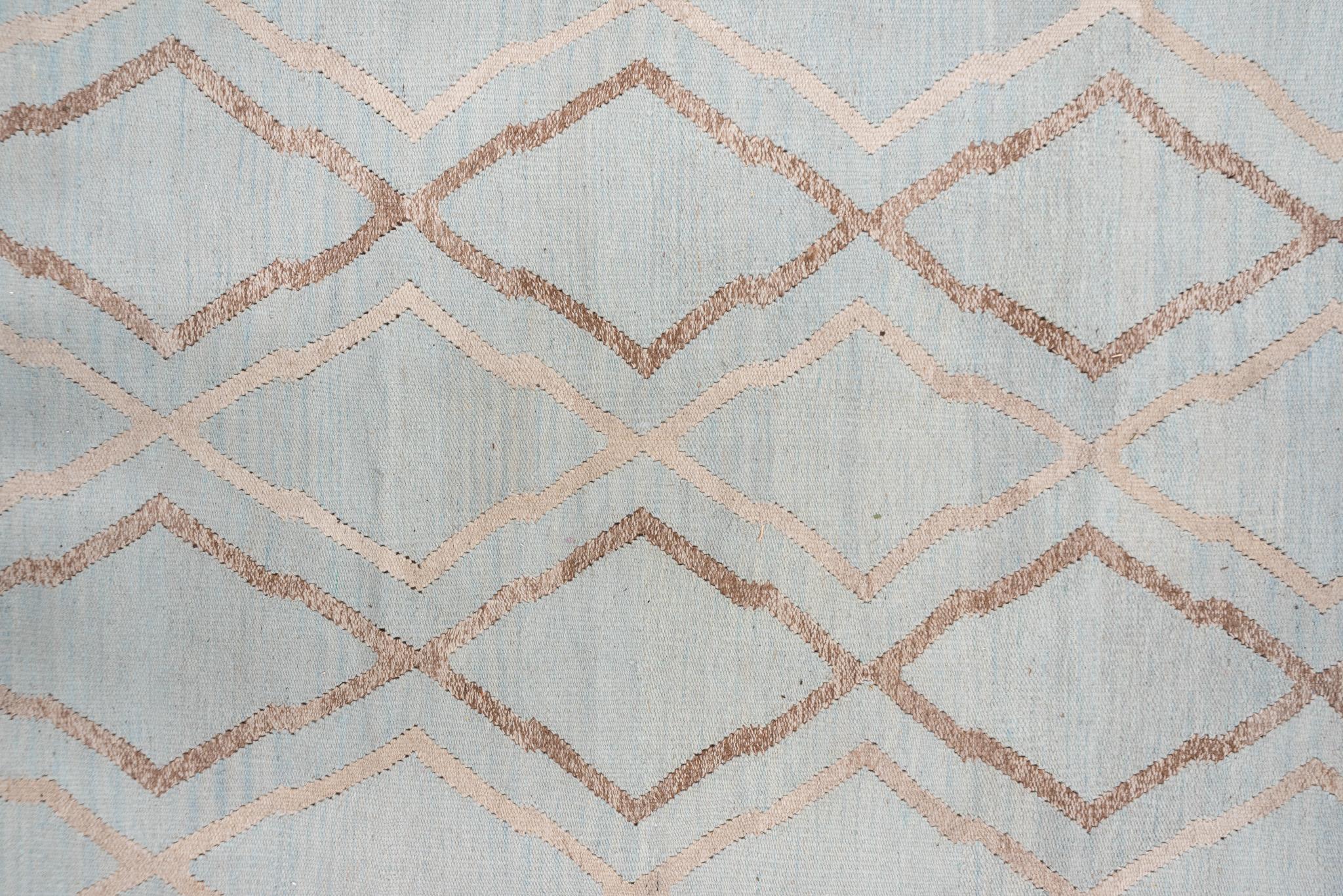 Mid-20th Century Faded Diamond Kilim For Sale