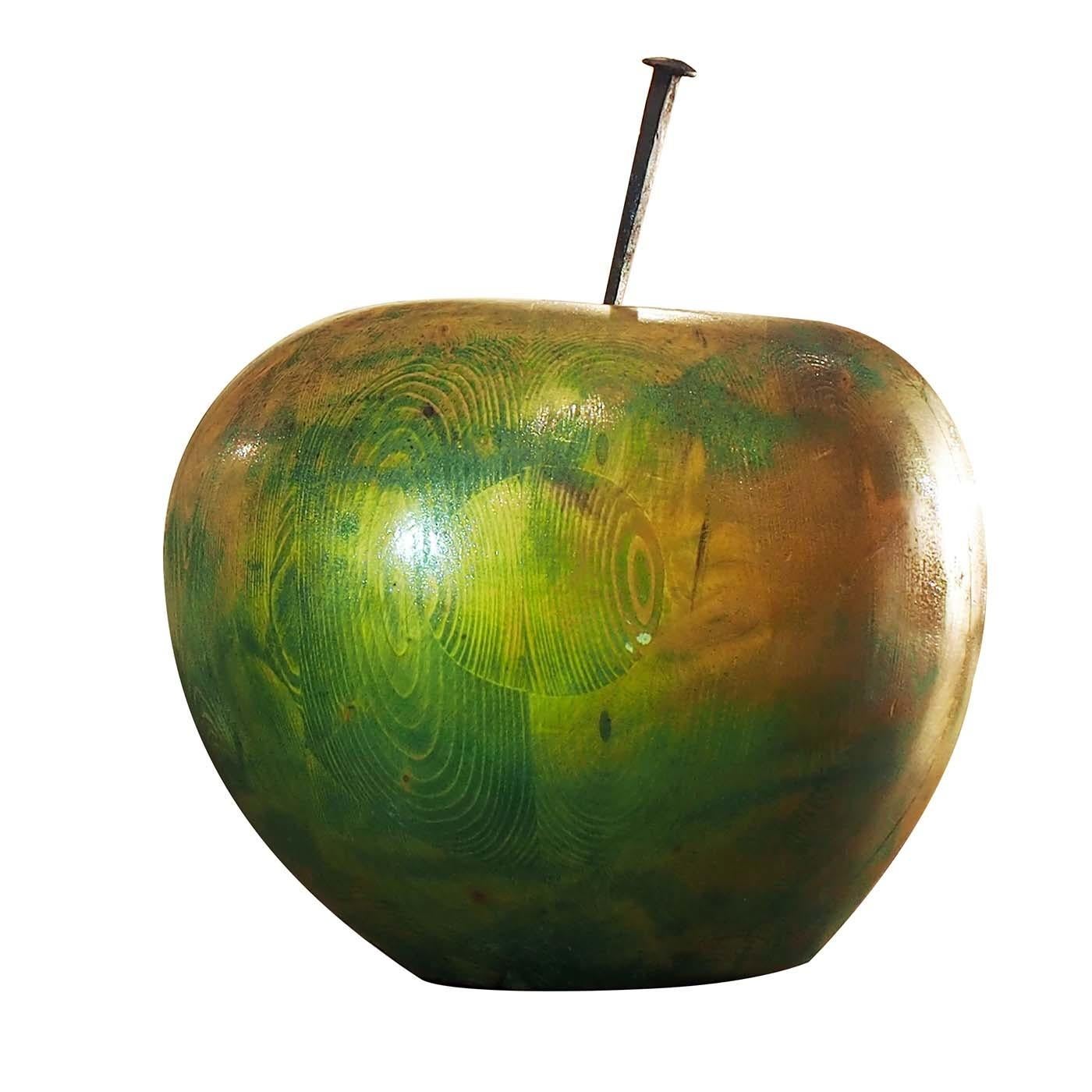 Faded Green Apple In New Condition In Milan, IT