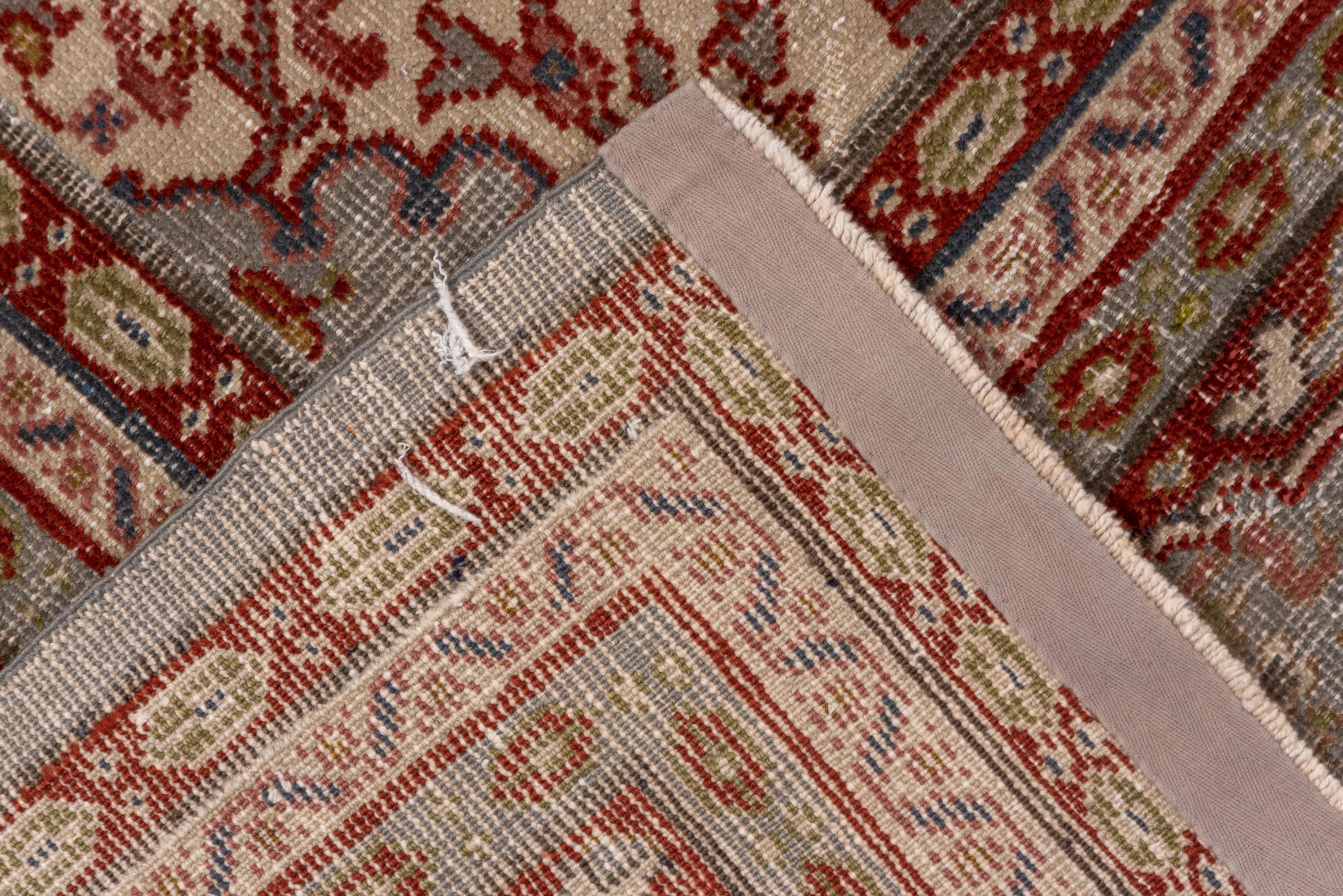Faded Oushak Rug In Good Condition For Sale In New York, NY