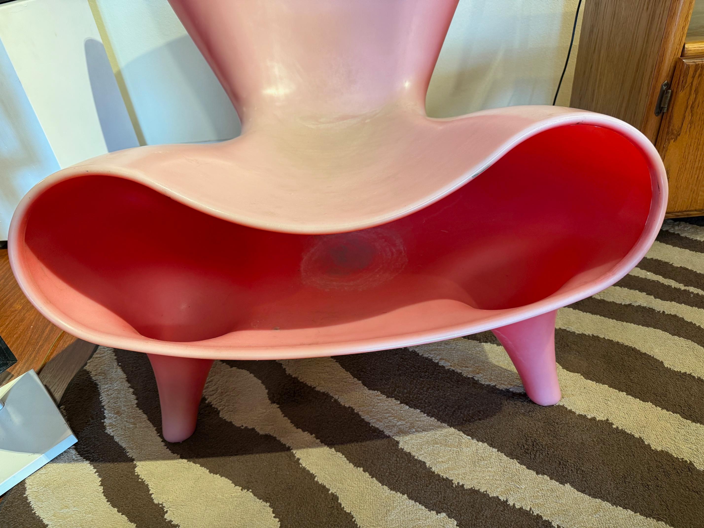 Faded Pink Plastic Orgone Chair von Marc Newson (Postmoderne) im Angebot