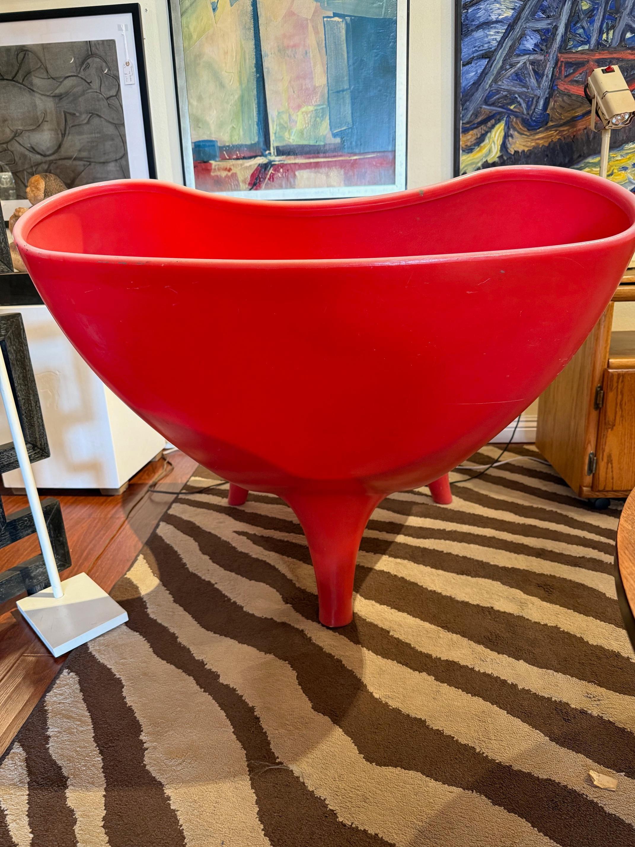 Faded Pink Plastic Orgone Chair von Marc Newson im Zustand „Relativ gut“ im Angebot in Pasadena, CA