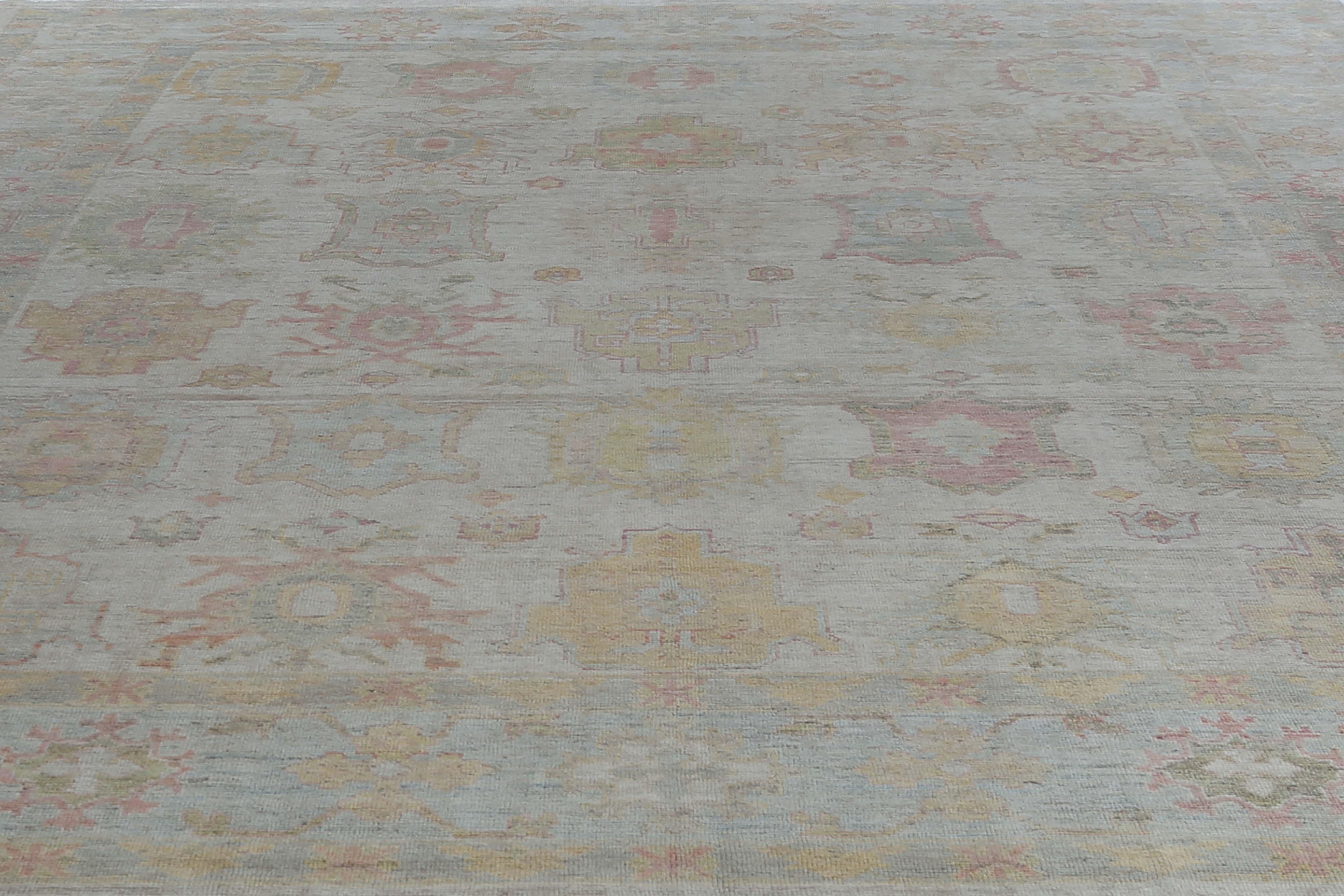 Make a statement with this gorgeous Turkish rug, measuring 13'2