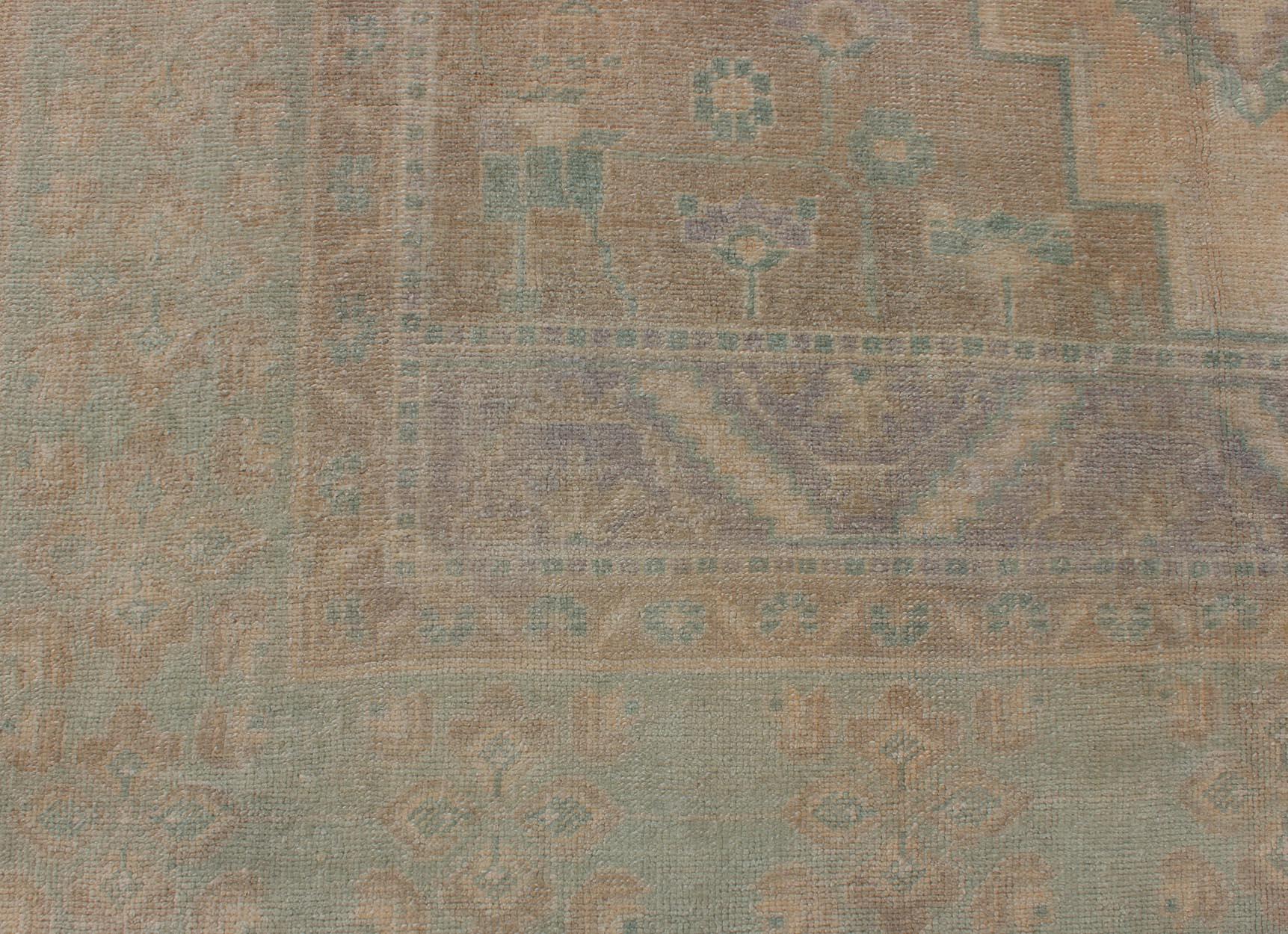 Faded Turkish Oushak with Medallion with Muted Colors of Tan, Muted Light Peach For Sale 5