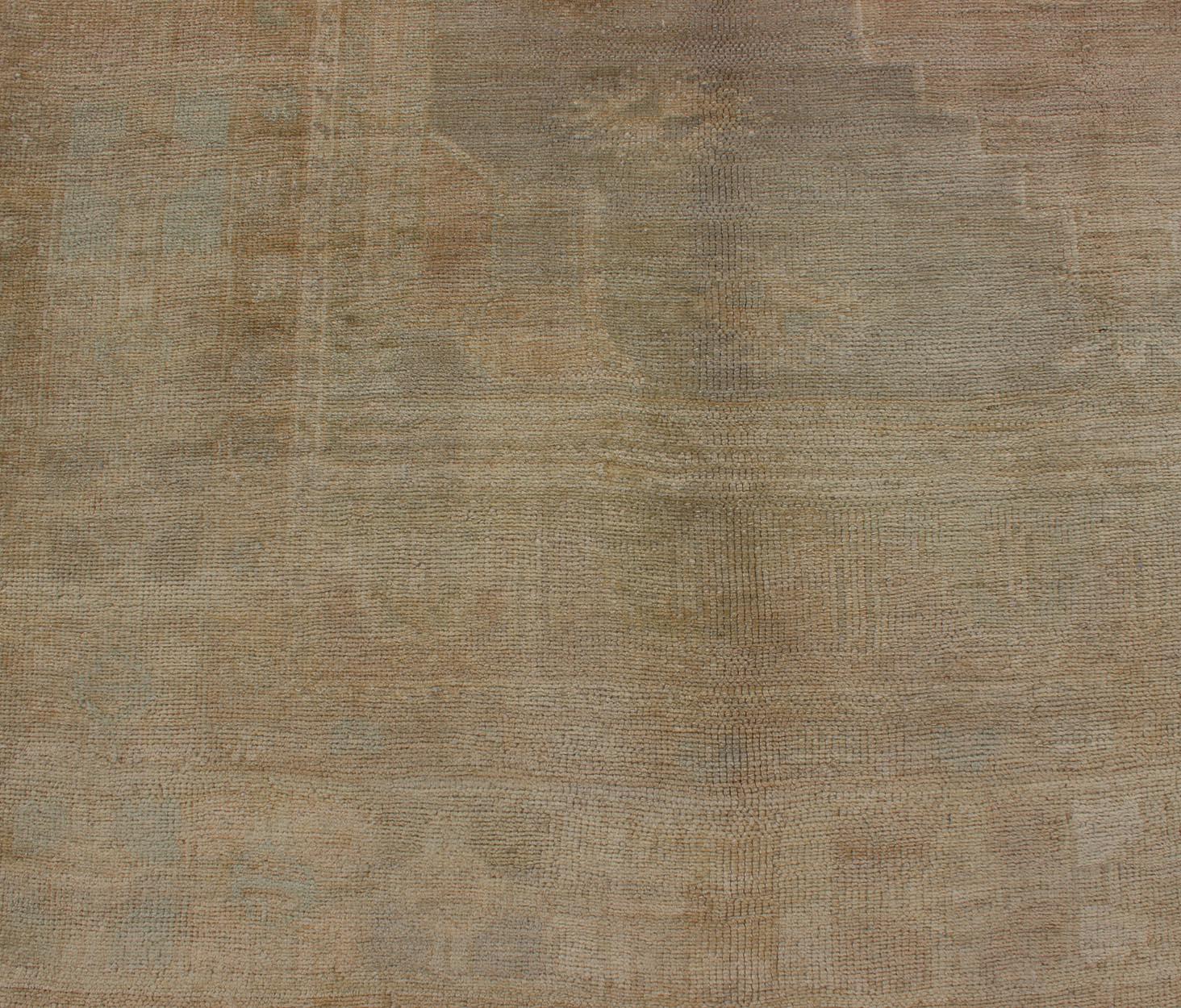 Faded Vintage Turkish Oushak Medallion Rug in Taupe, Tan, Gray 3