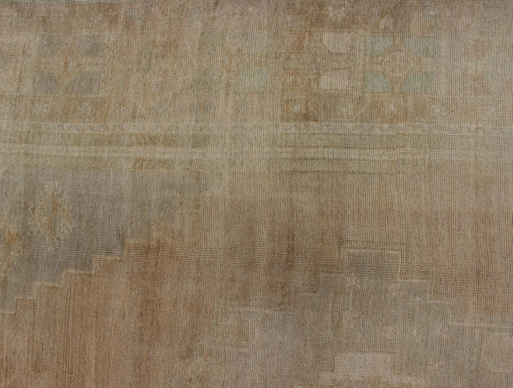 Faded Vintage Turkish Oushak Medallion Rug in Taupe, Tan, Gray For Sale 1