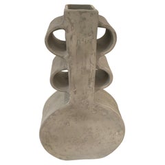 Vase à quatre poignées blanc délavé, Chine, contemporain
