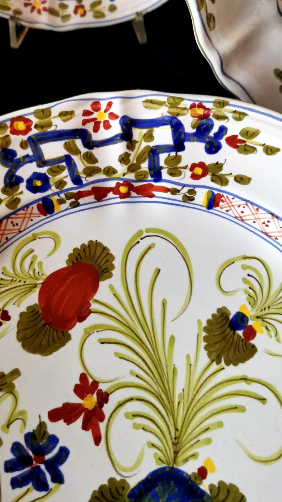 Faenza Italian Ceramic 12 Hand-Painted Tableware with 