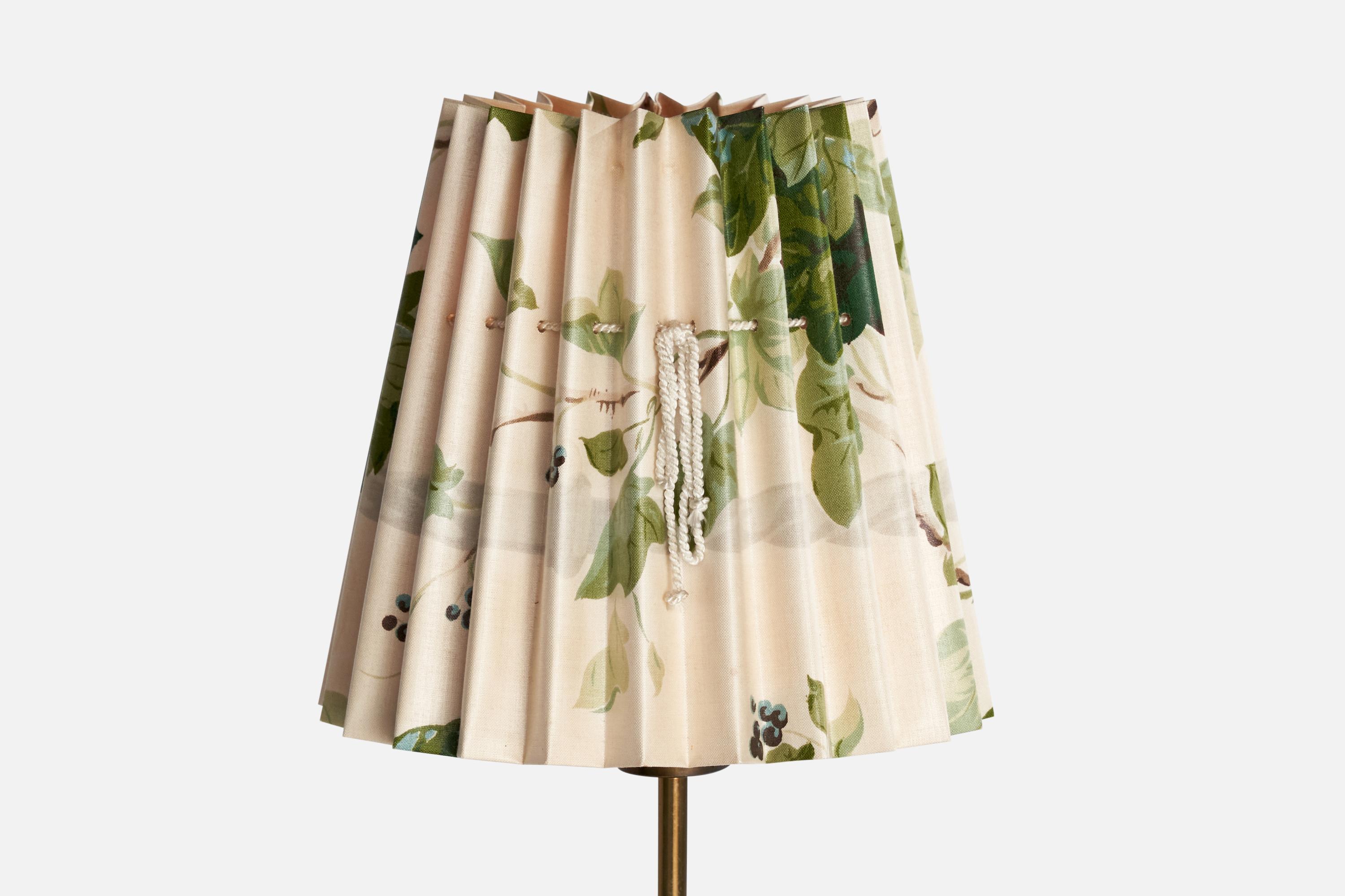 Suédois Fagerhults, lampe de table, laiton, tissu, Suède, années 1950 en vente