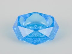 Fåglavik Glasbruk. Five salt cellars in blue and green glass. Mid-20th C.