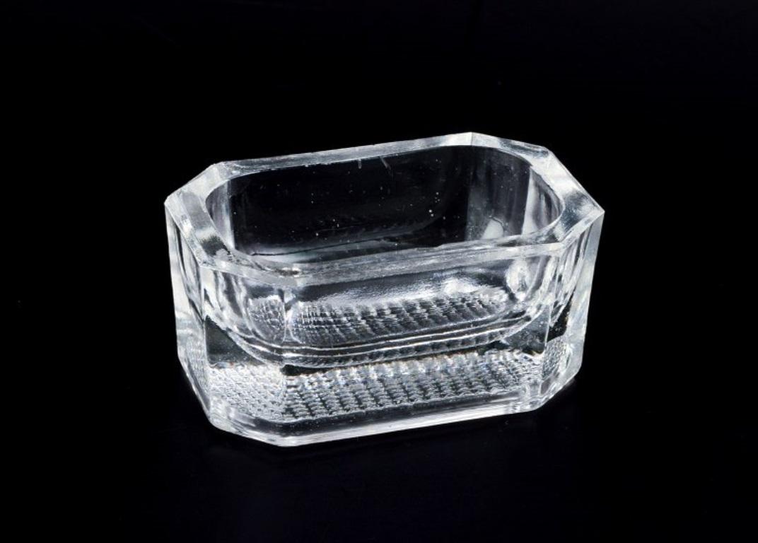 Suédois Fåglavik Glasbruk. Quatre salières à sel en verre. Suède, milieu du C.I.C. en vente
