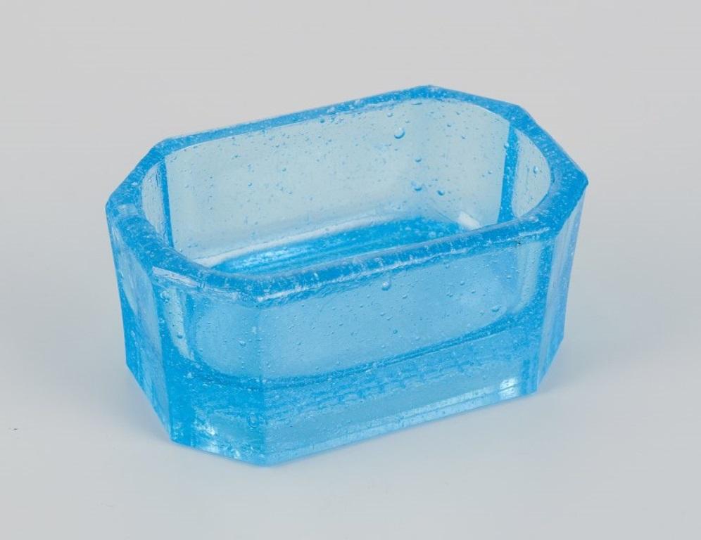 Fåglavik Glasbruk. Vier Salzkeller aus blauem Glas. Schweden, Mitte 20. Jh. (Schwedisch) im Angebot