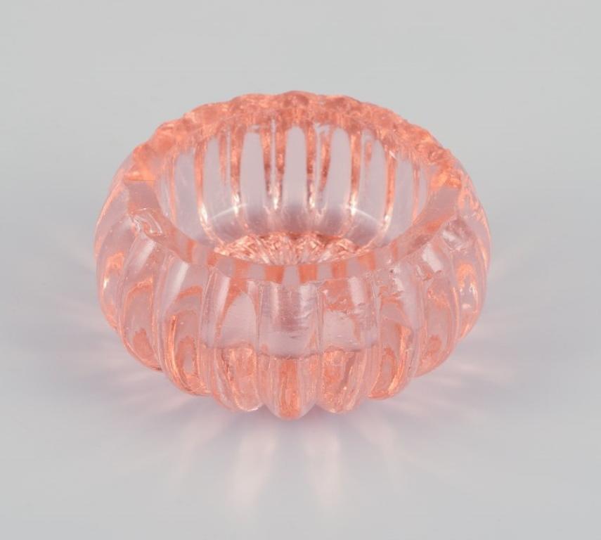 Fåglavik Glasbruk (1874-1980), Sweden.
Six salt cellars in colored glass. Handmade pink glass.
Private Swedish collection.
Mid-20th century.
In excellent condition.
Largest: Diameter 6.2 cm x Height 3.0 cm.