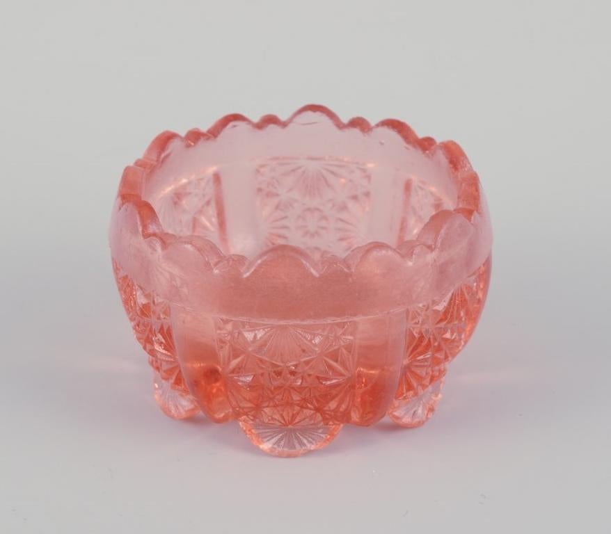 Fåglavik Glasbruk, Schweden. Sechs Salzkeller aus rosa/orangefarbenem Glas. (20. Jahrhundert) im Angebot