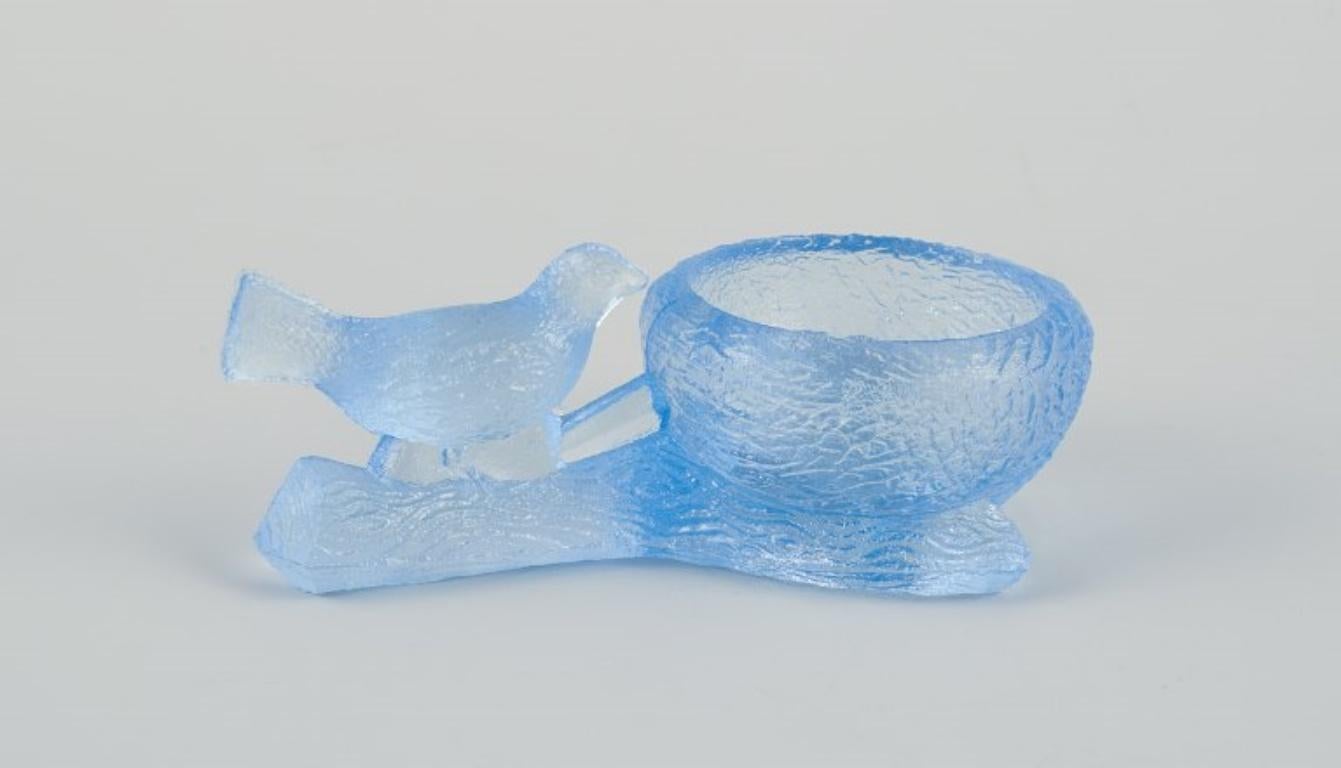 Fåglavik Glasbruk (1874-1980), Sweden.
Two salt cellars with birds in colored glass. Handmade blue glass.
Private Swedish collection.
Mid-20th century.
In perfect condition.
Dimensions: L 8.5 cm x H 3.0 cm.