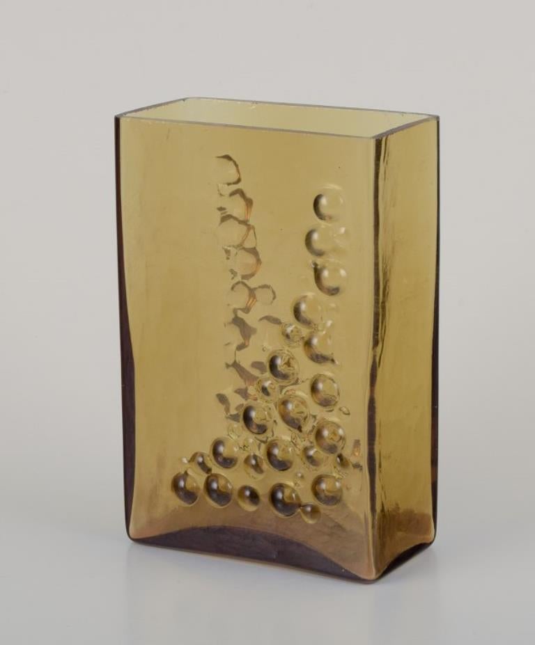 Scandinave moderne Fåglavik, Suède. Deux vases en verre d'art. Design moderniste avec relief de bulles en vente