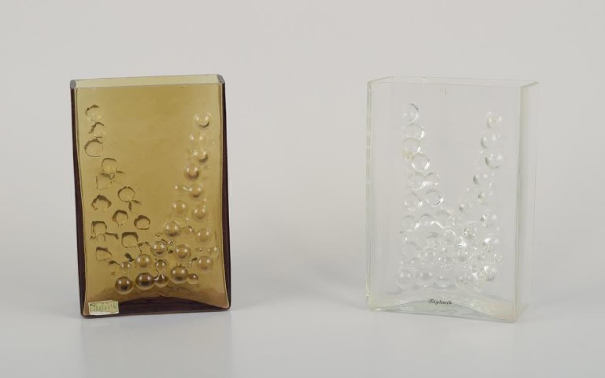 Fåglavik, Svezia. Due vasi in vetro artistico. Design modernista con rilievo a bolle d'aria