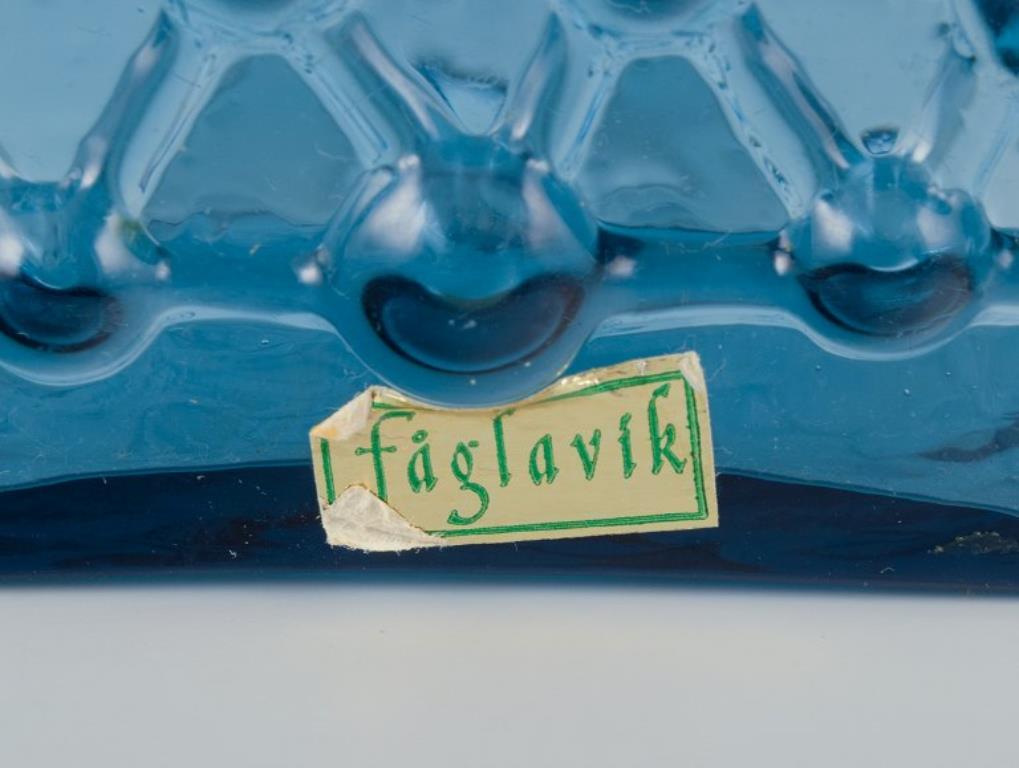 Svedese Fåglavik, Svezia. Due vasi in vetro artistico con rilievi geometrici e bolle. in vendita
