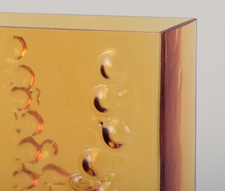 Fåglavik, Svezia. Due vasi in vetro artistico con rilievi geometrici e bolle. in vendita 1