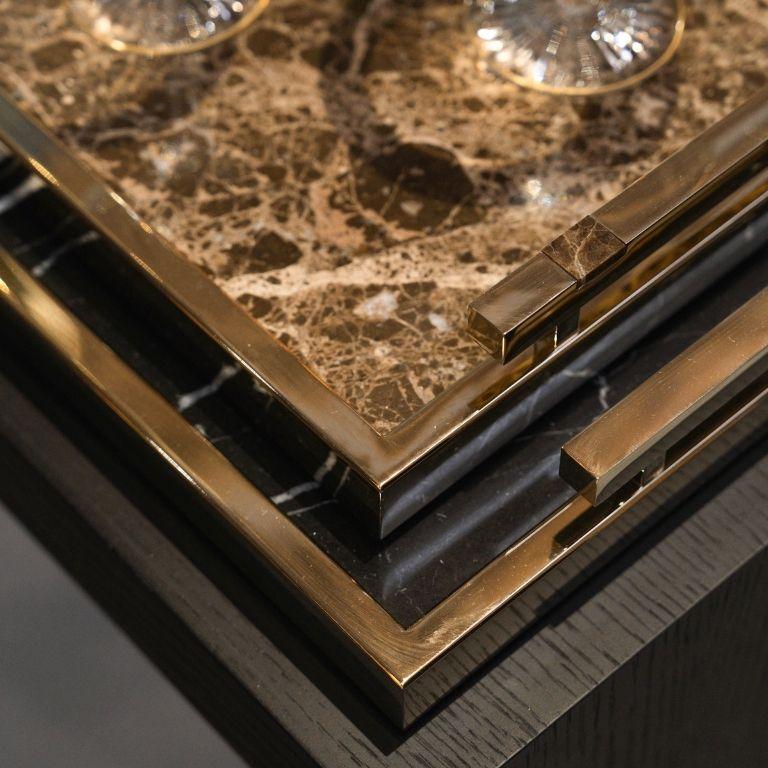 Fahari Medium - Luxuriöses Tablett aus Marmor und Messing mit goldener Oberfläche im Zustand „Neu“ im Angebot in Porto, PT