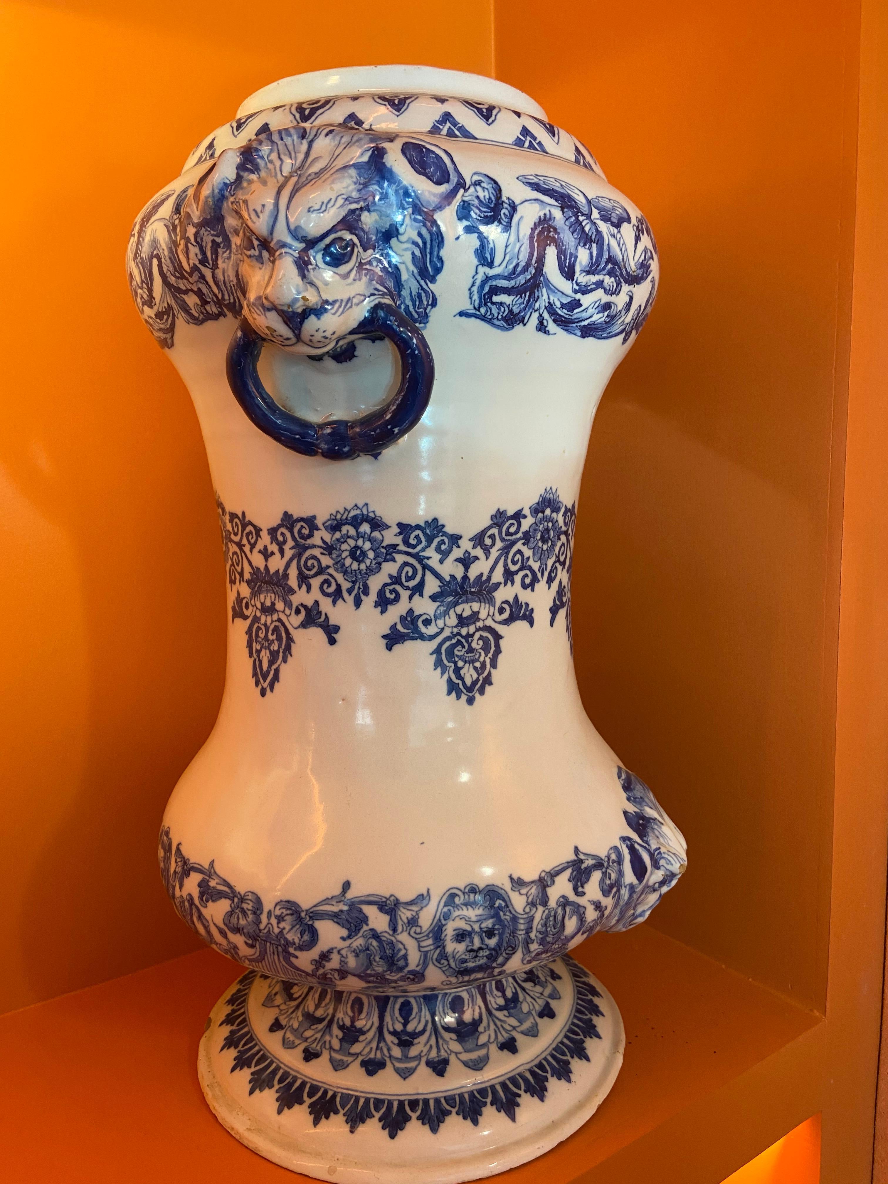 Neoclassical Faience Blue and White Water Cistern, Rouen or Lille, French Work, 18th Century For Sale