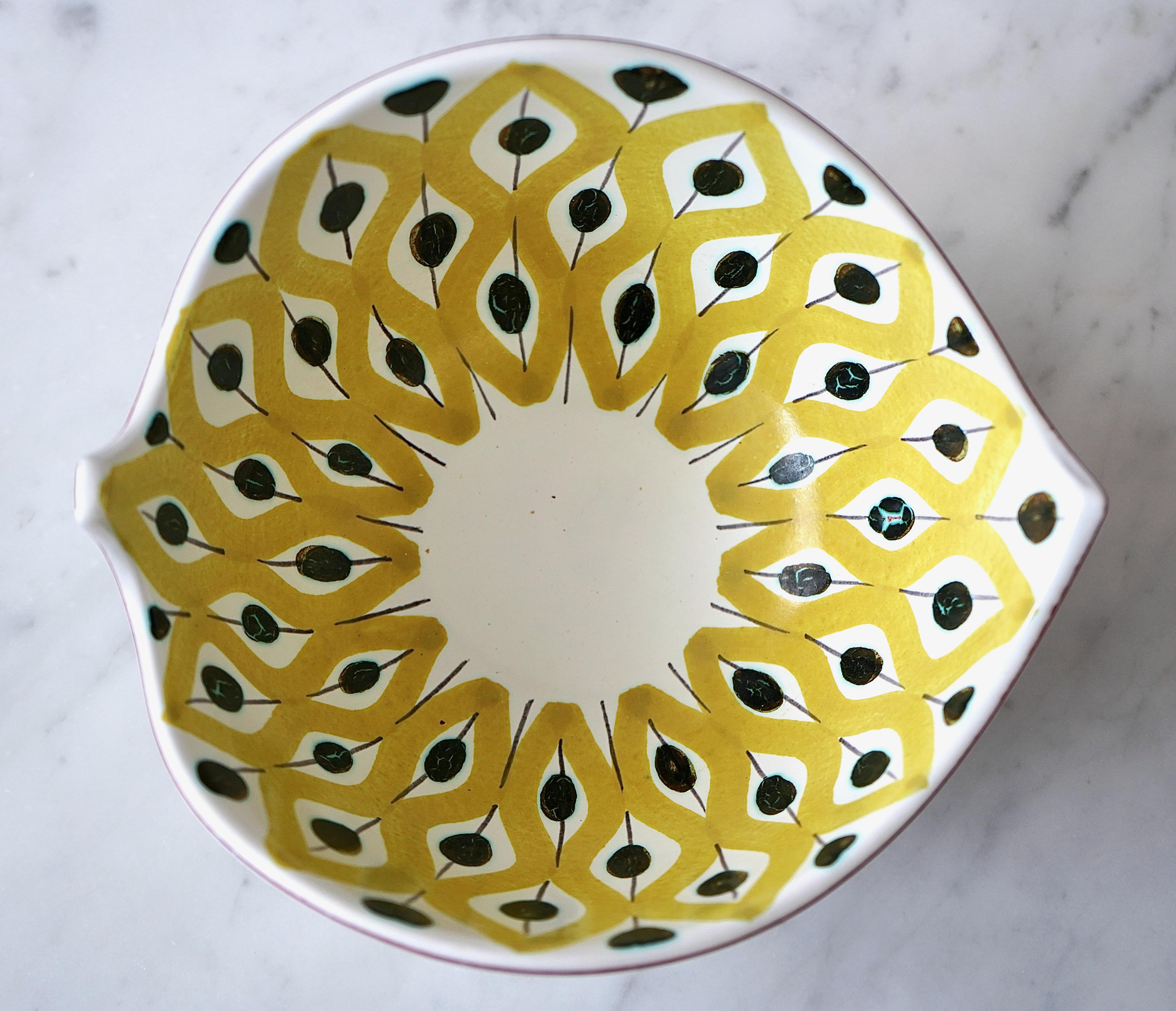 Faience Bowl by Stig Lindberg for Gustavsberg Studio, Sweden, 1950s In Good Condition For Sale In Malmö, SE