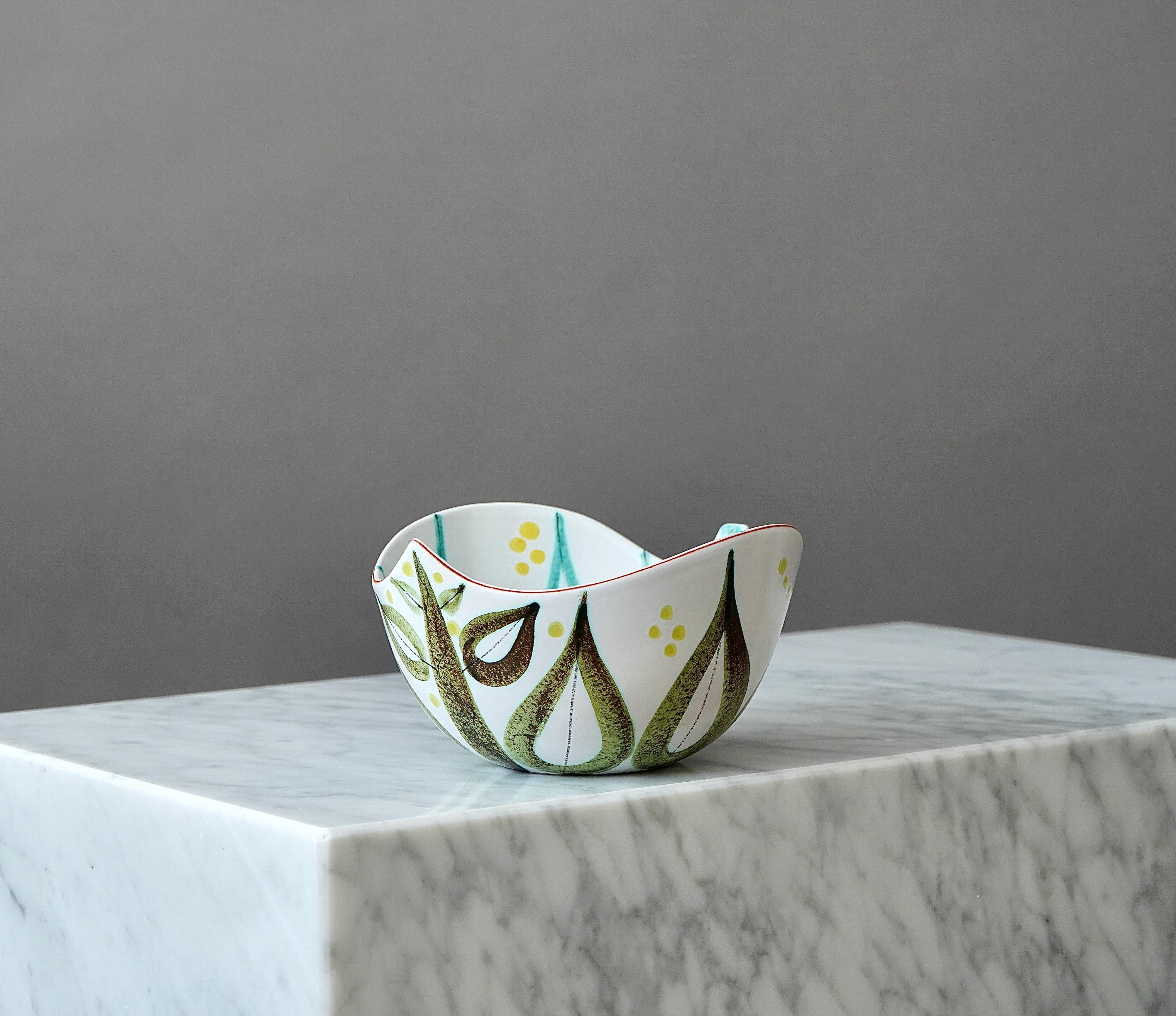 Faience Bowl by Stig Lindberg for Gustavsberg Studio, Sweden, 1950s In Good Condition For Sale In Malmö, SE