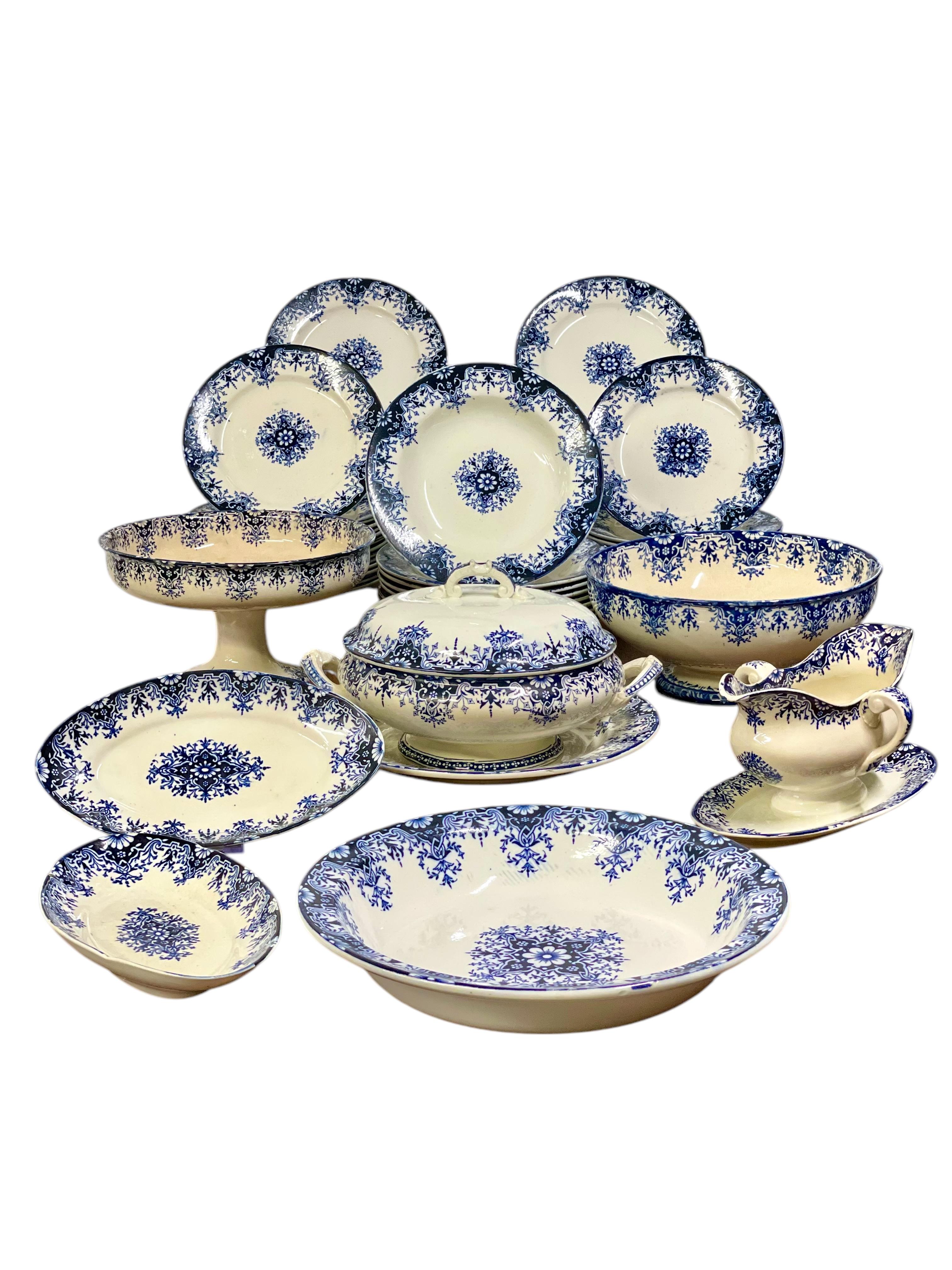 Mesa de servicio de loza con decoración azul, Francia S. XIX en venta 8