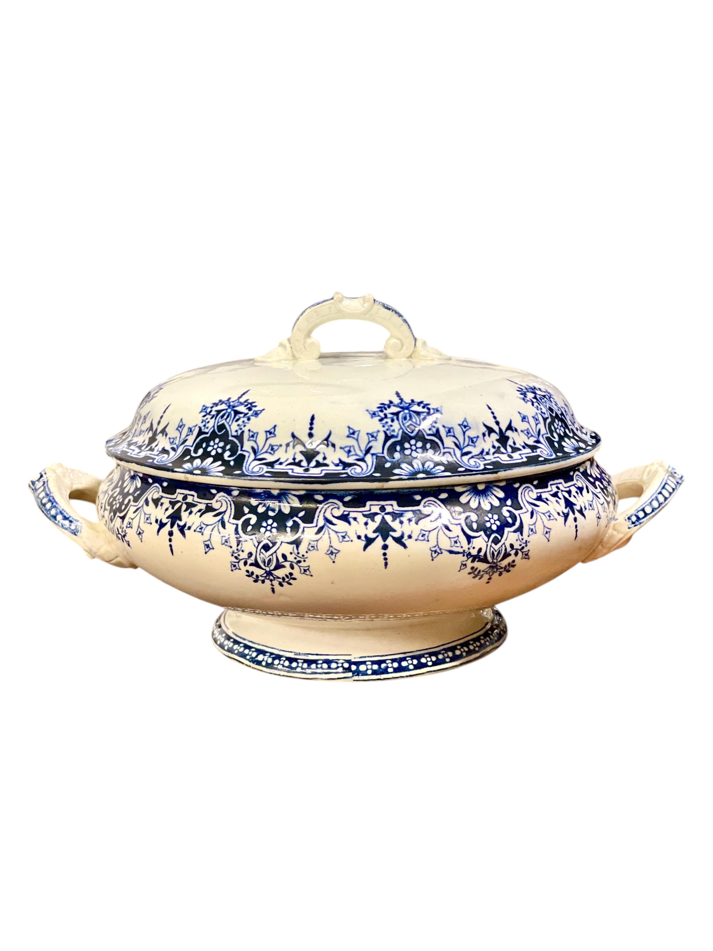 Mesa de servicio de loza con decoración azul, Francia S. XIX en venta 9