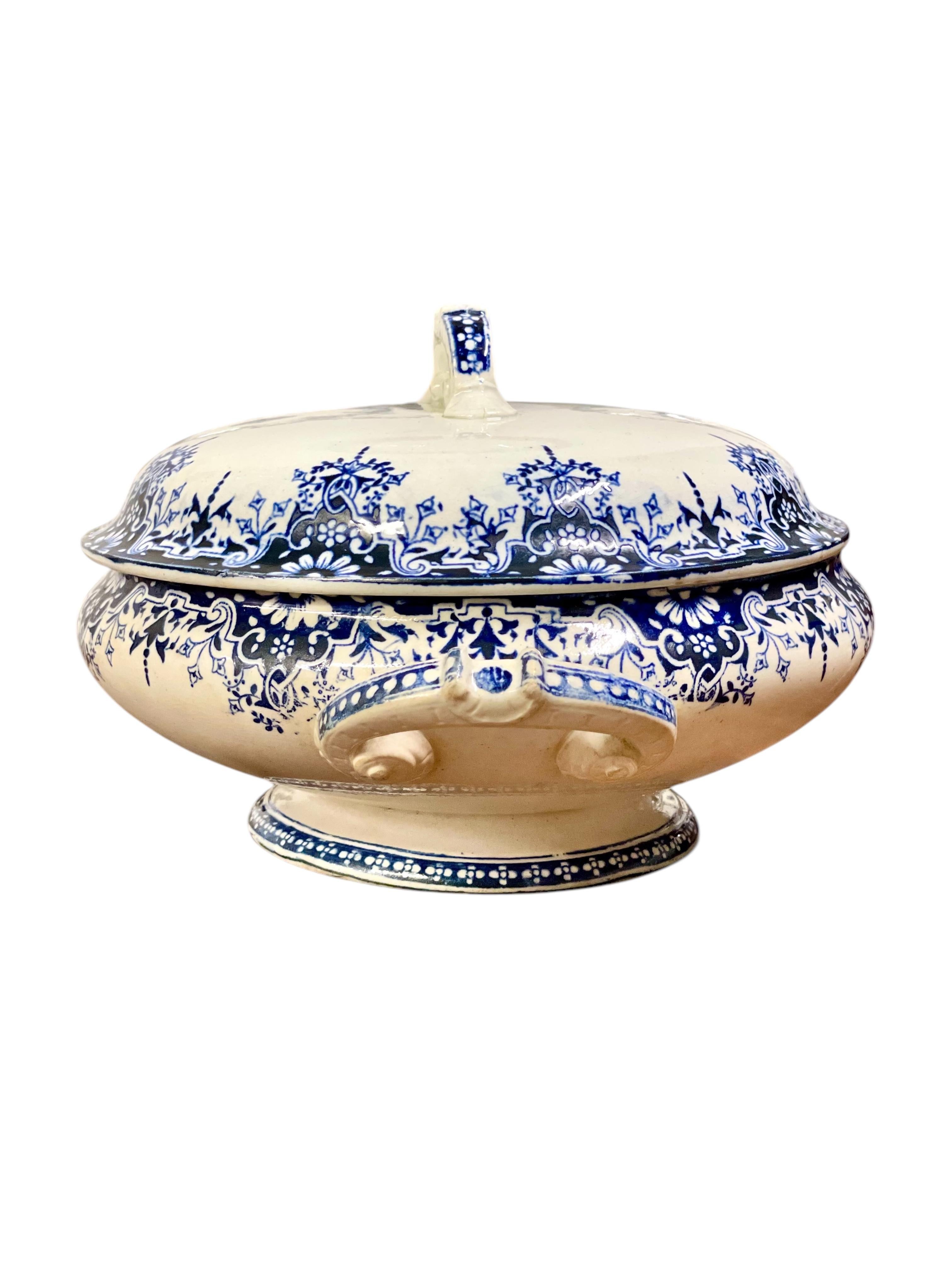 Mesa de servicio de loza con decoración azul, Francia S. XIX en venta 10