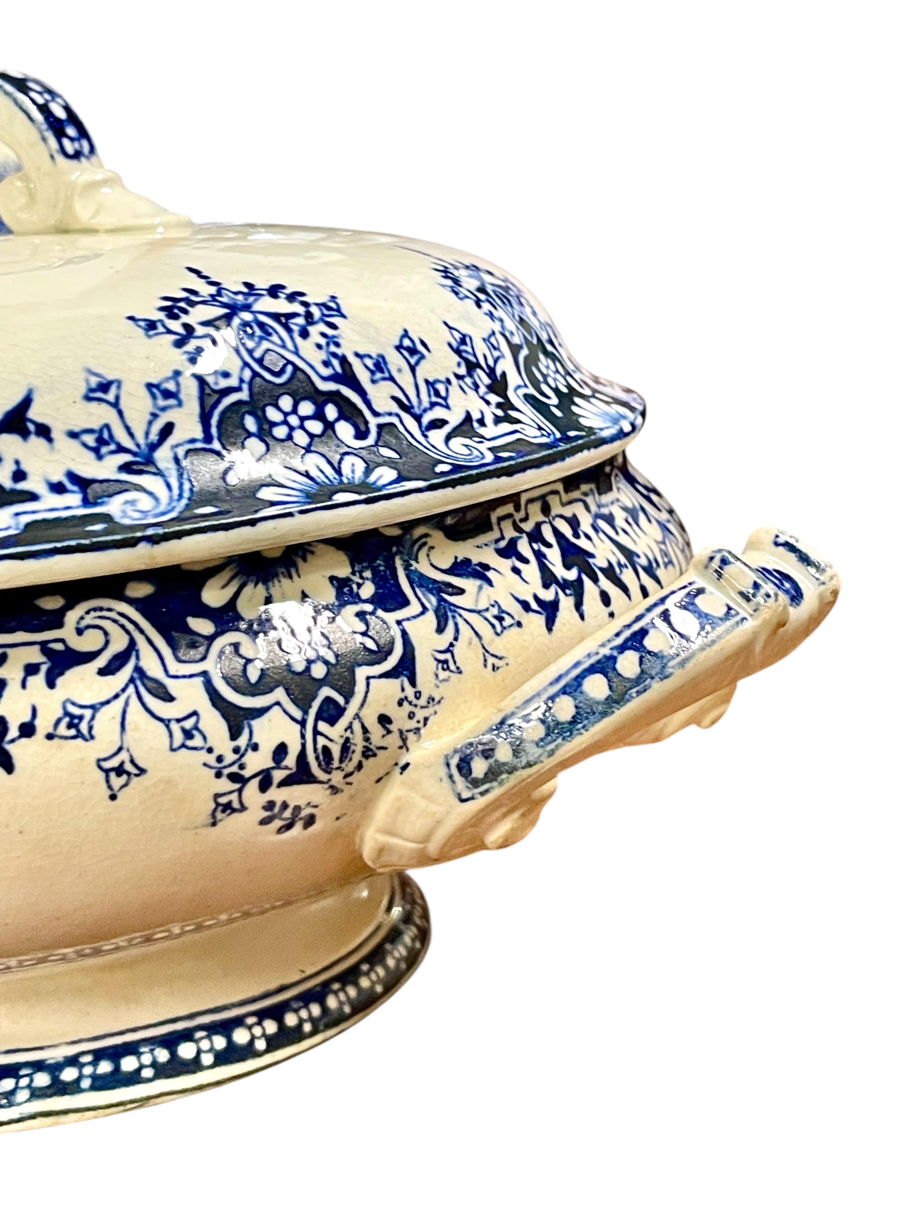 Mesa de servicio de loza con decoración azul, Francia S. XIX en venta 11