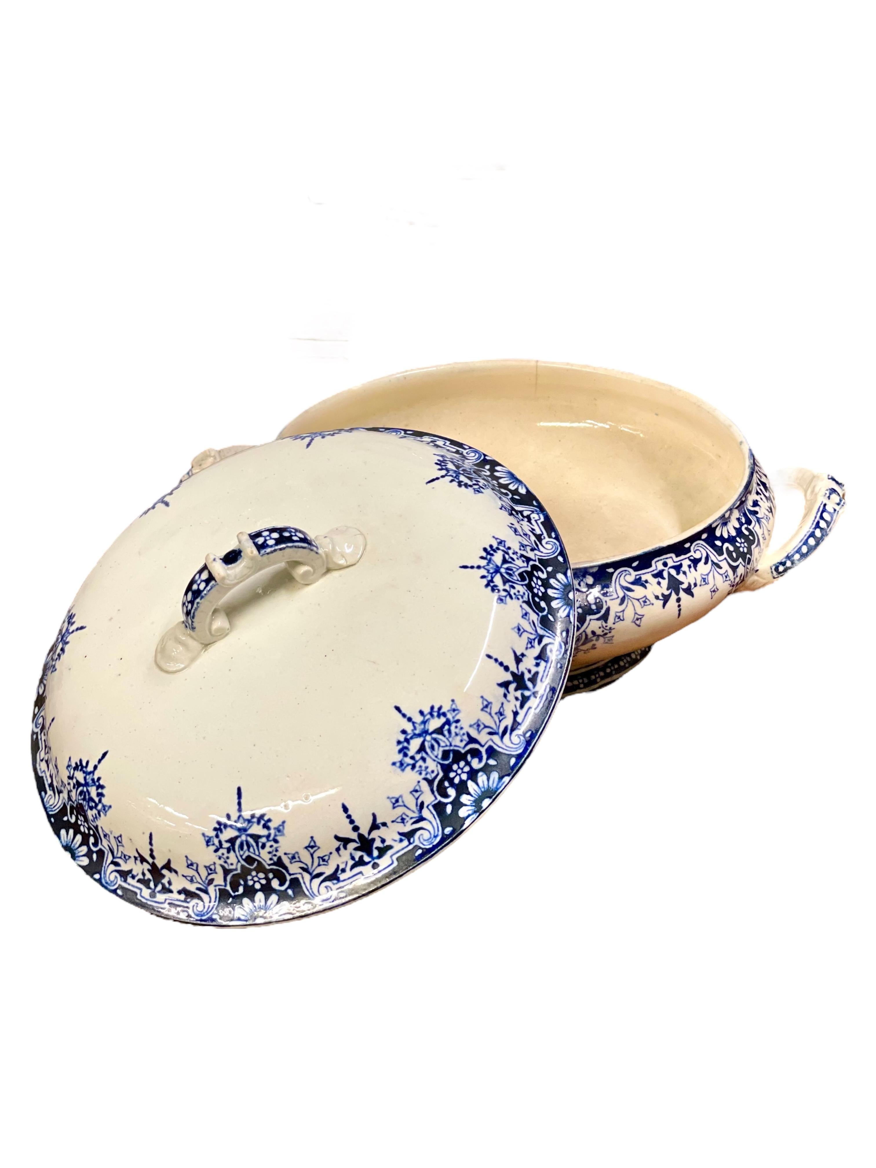 Mesa de servicio de loza con decoración azul, Francia S. XIX en venta 12