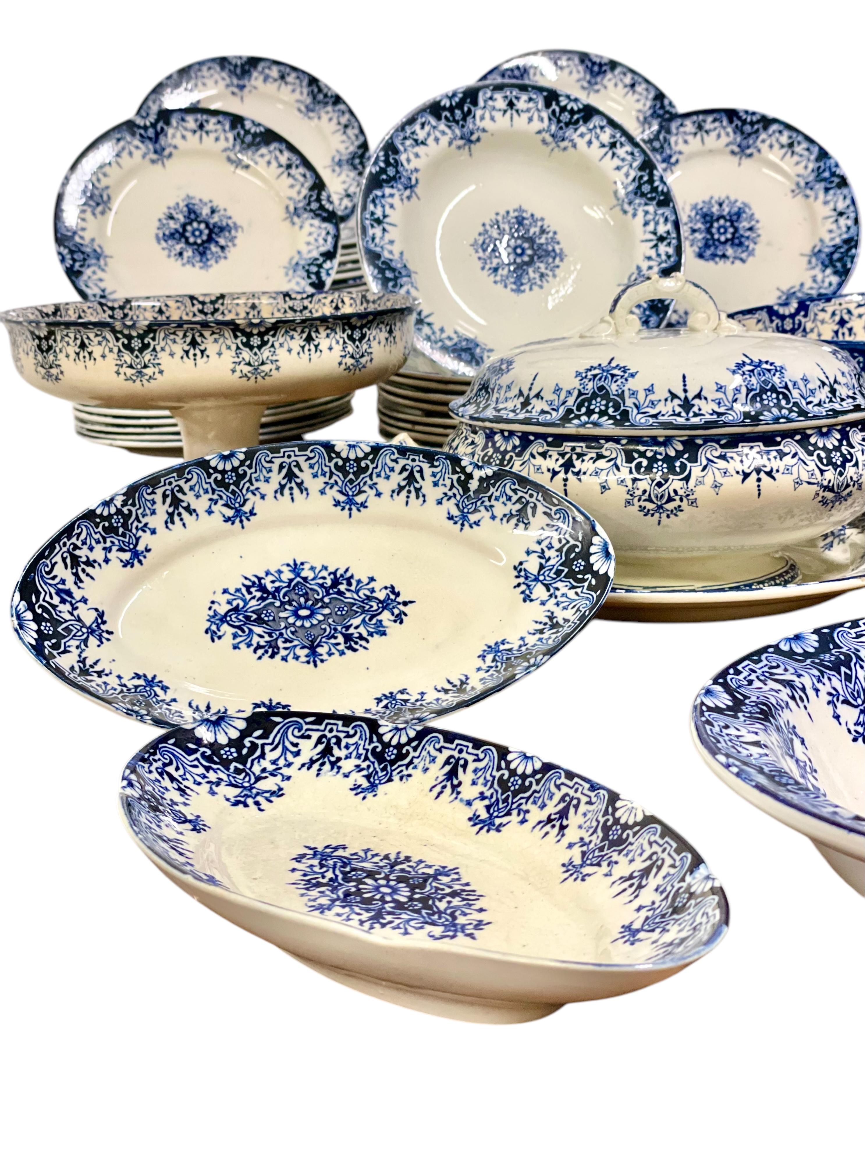 Mesa de servicio de loza con decoración azul, Francia S. XIX Cerámico en venta